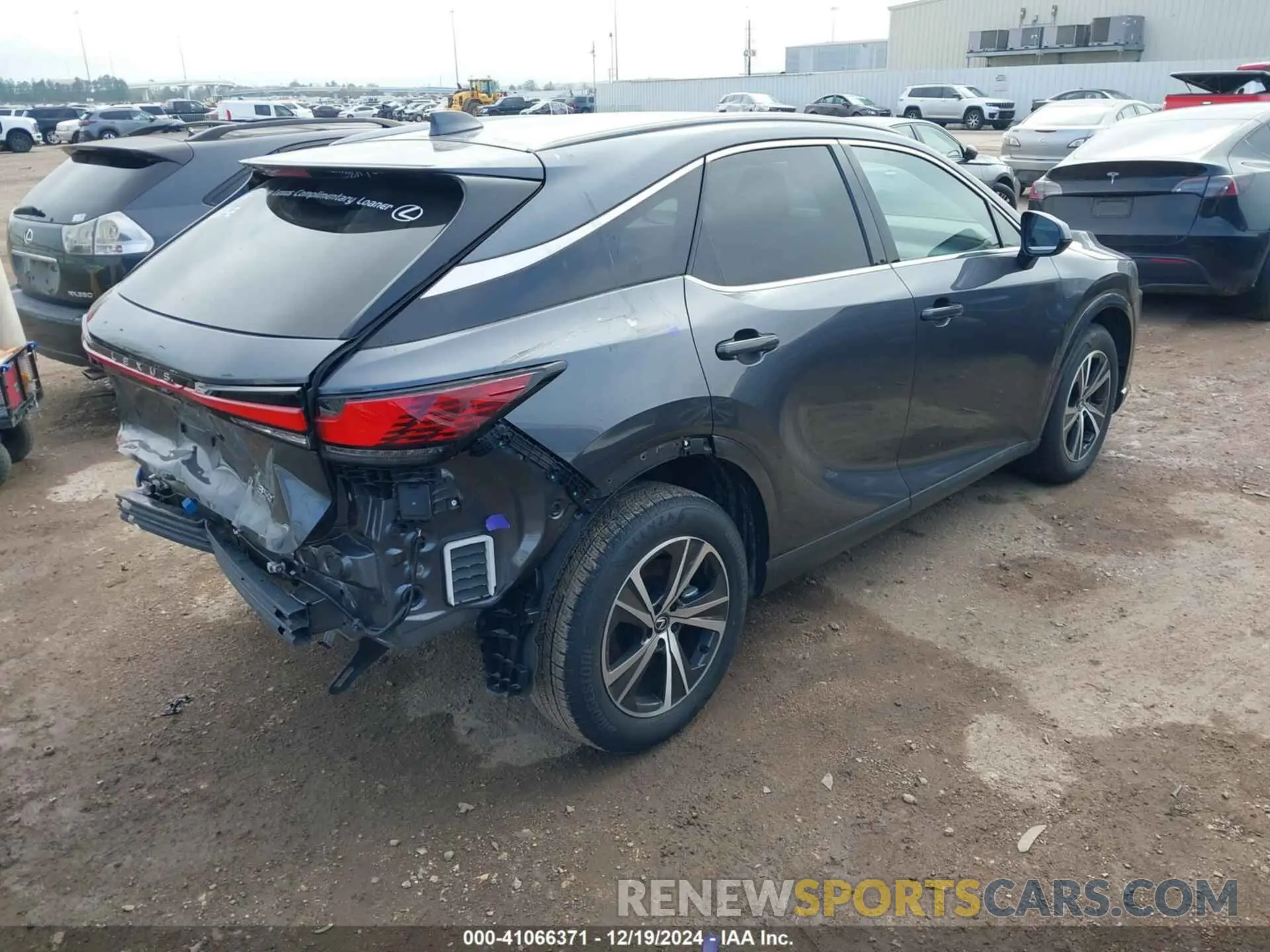 4 Фотография поврежденного автомобиля JTJCHMAA3R2015224 LEXUS RX 350 2024