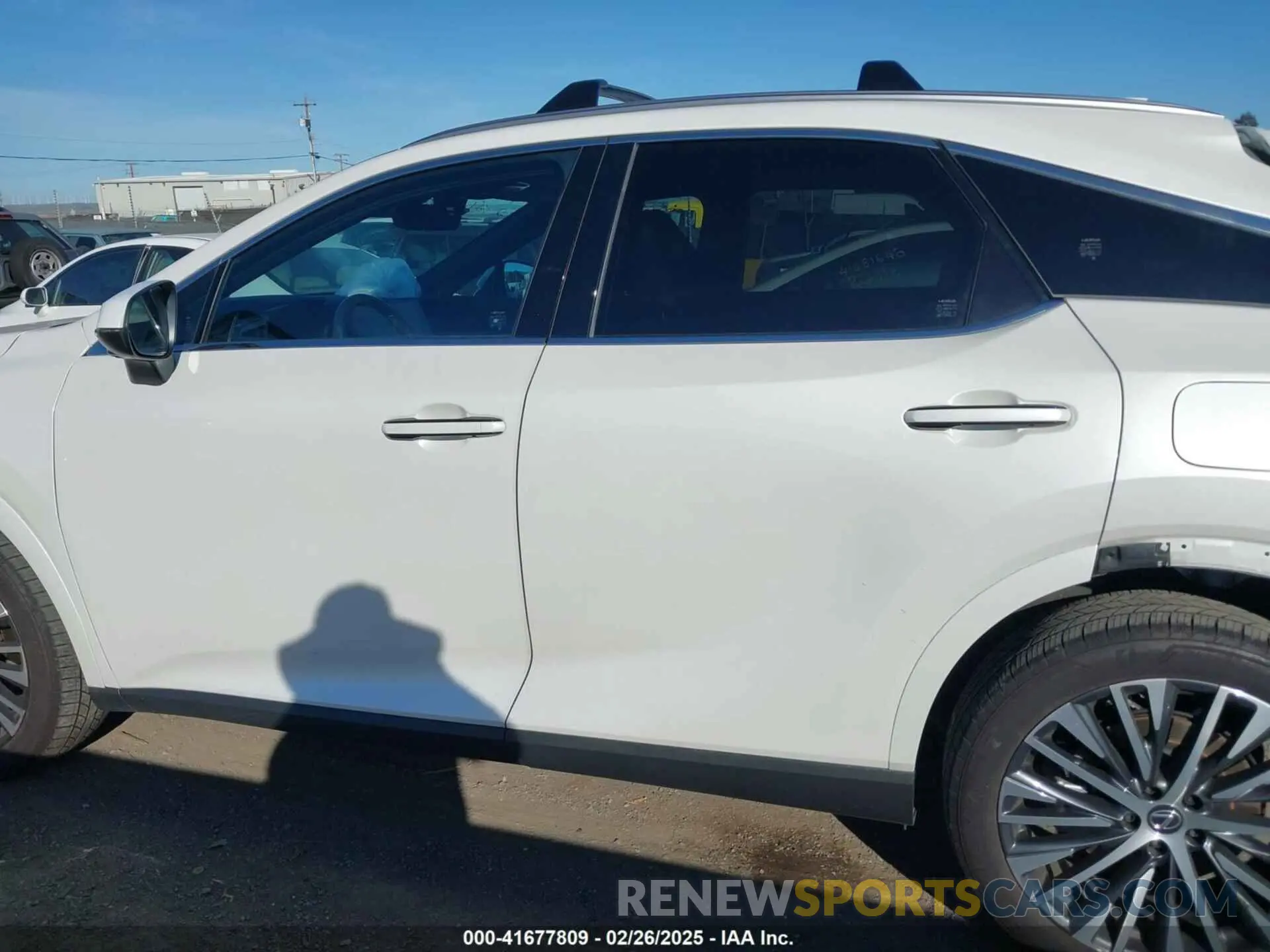 15 Фотография поврежденного автомобиля JTJCHMAA6R2013967 LEXUS RX 350 2024