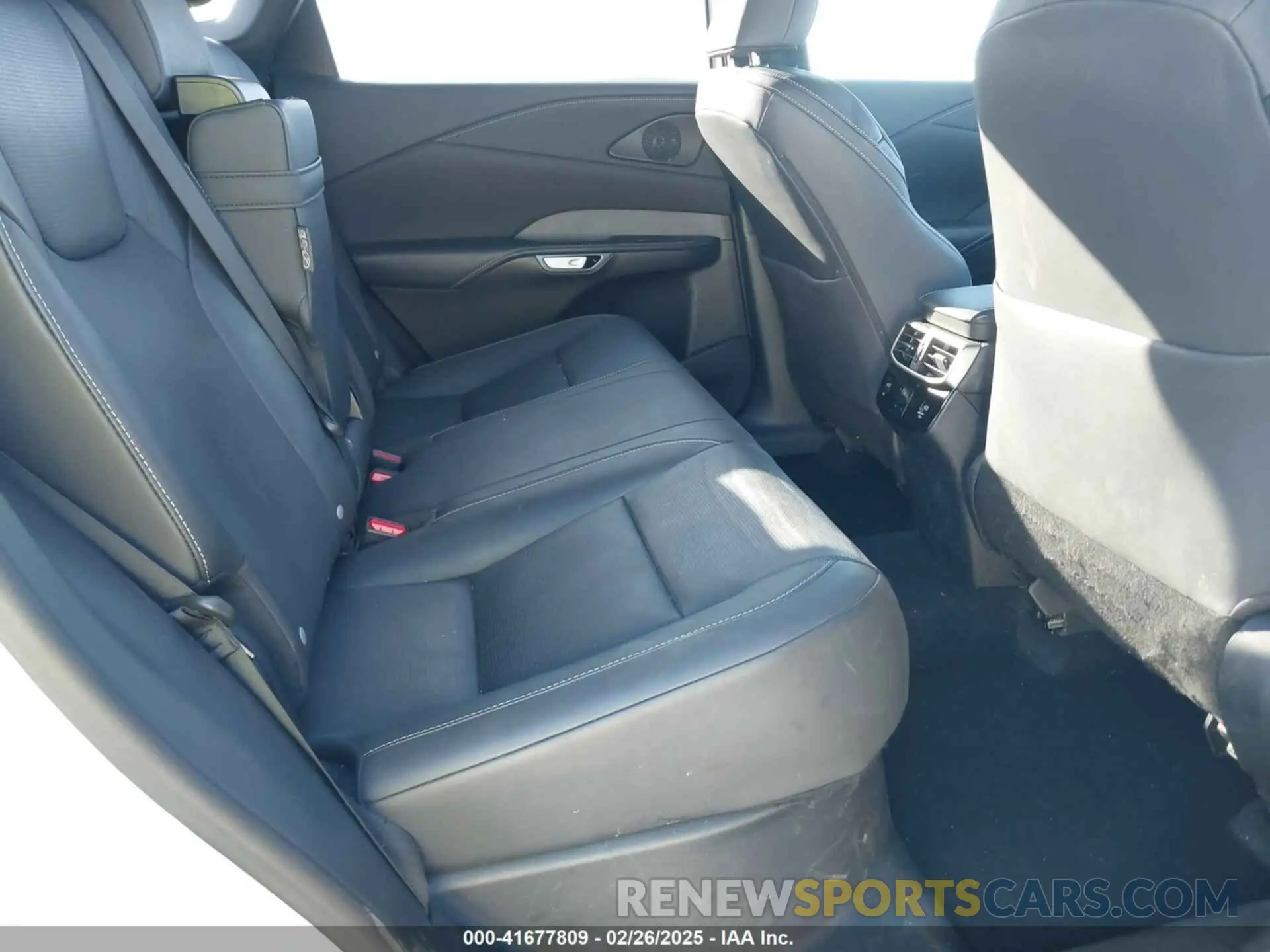 8 Фотография поврежденного автомобиля JTJCHMAA6R2013967 LEXUS RX 350 2024