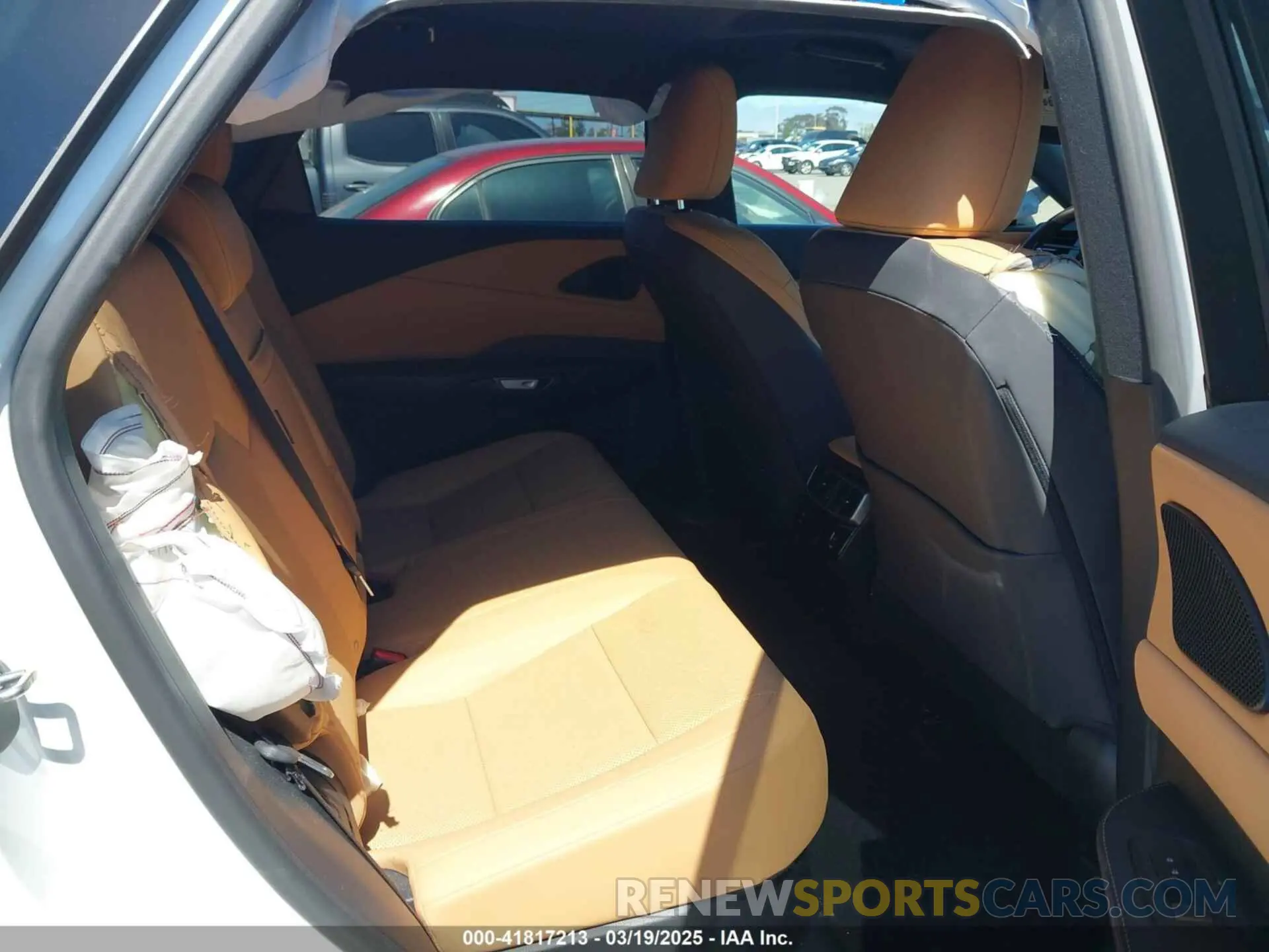 8 Фотография поврежденного автомобиля JTJCHMAA9R2013137 LEXUS RX 350 2024