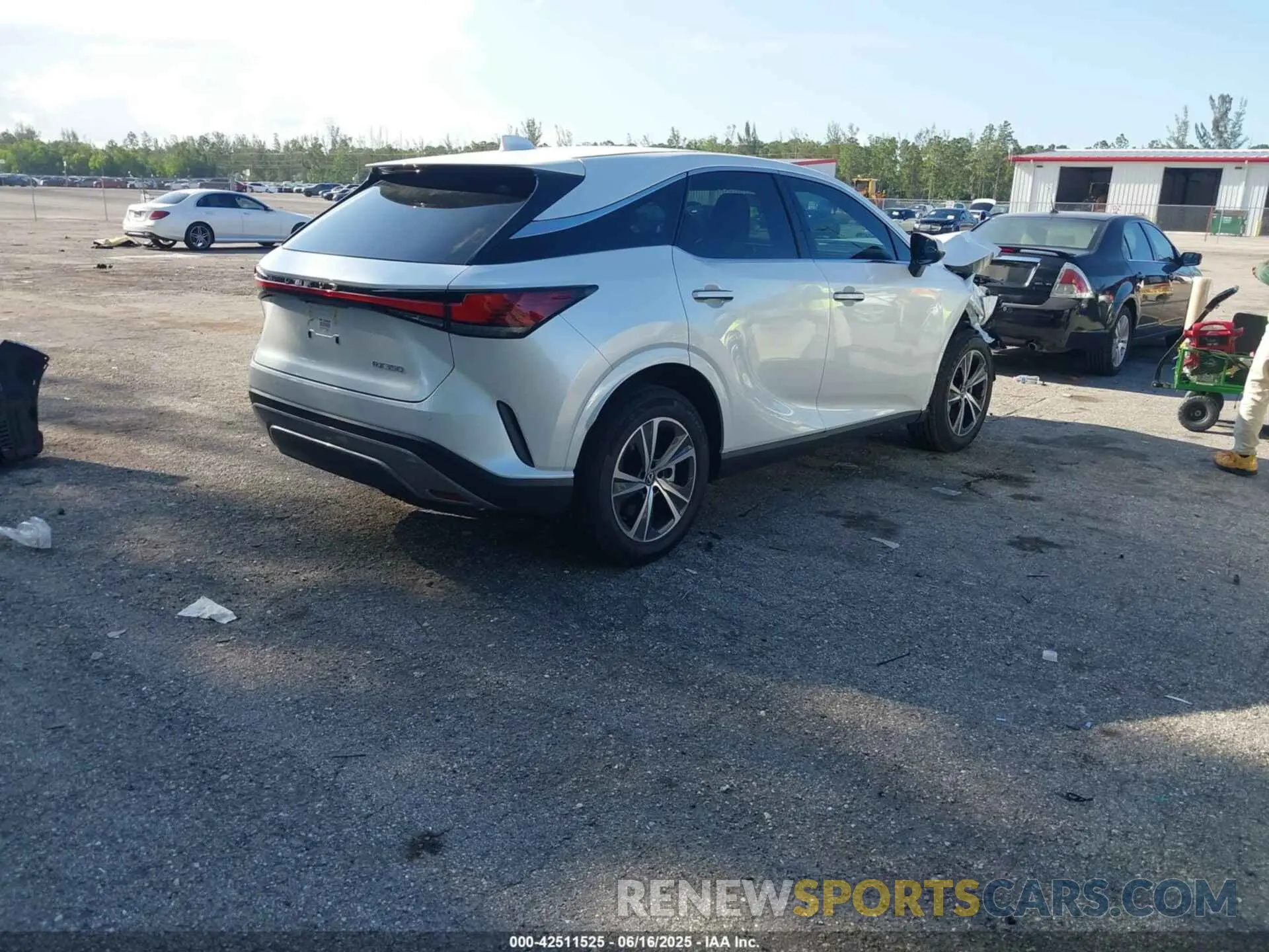 4 Фотография поврежденного автомобиля 2T2BAMBA6SC053549 LEXUS RX 350 2025