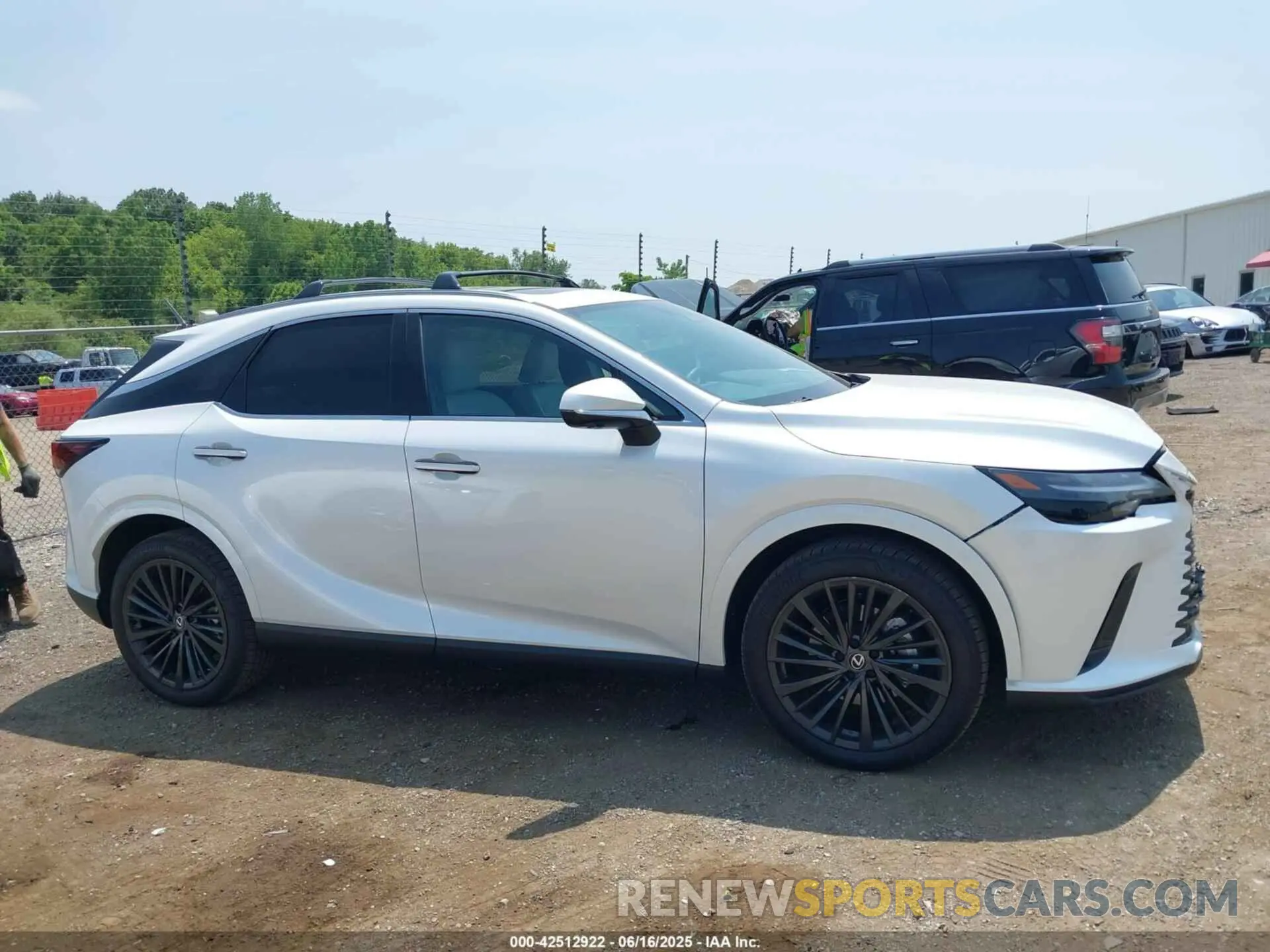 13 Фотография поврежденного автомобиля 2T2BAMCA4SC089559 LEXUS RX 350 2025