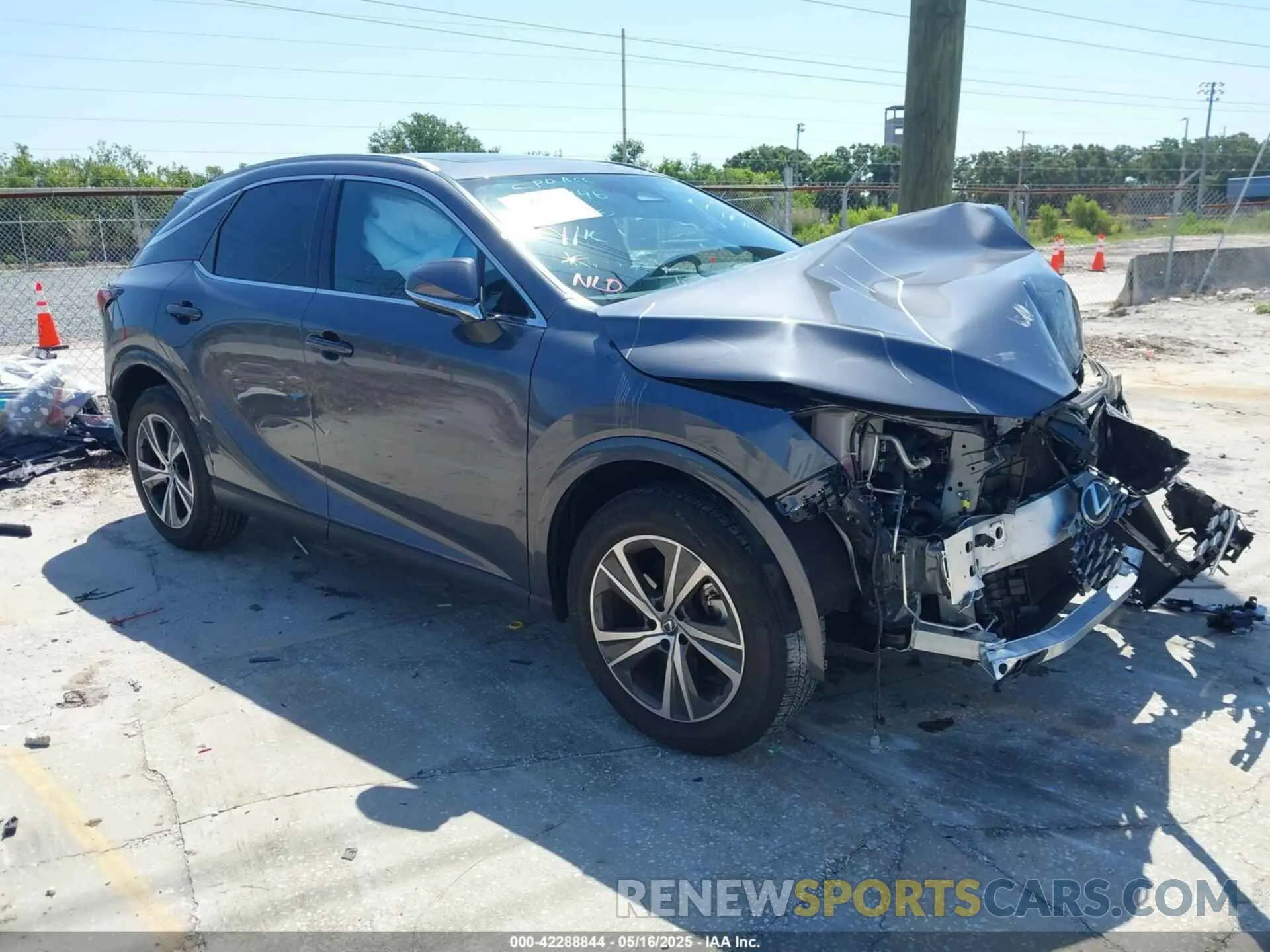 1 Фотография поврежденного автомобиля JTJCHMAA3S2022146 LEXUS RX 350 2025