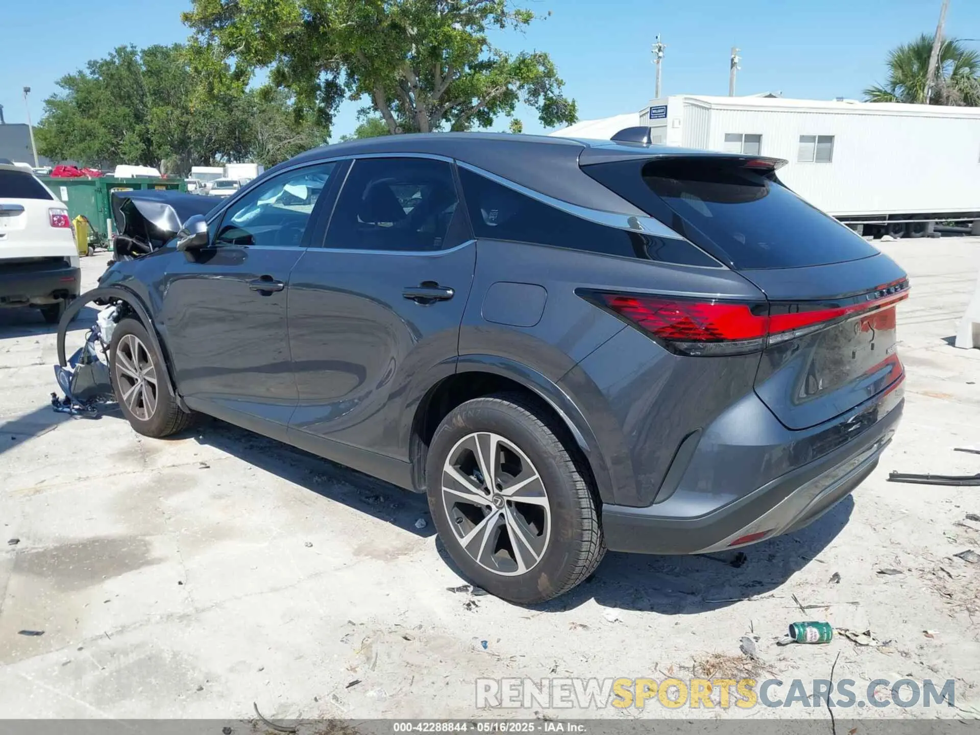 3 Фотография поврежденного автомобиля JTJCHMAA3S2022146 LEXUS RX 350 2025