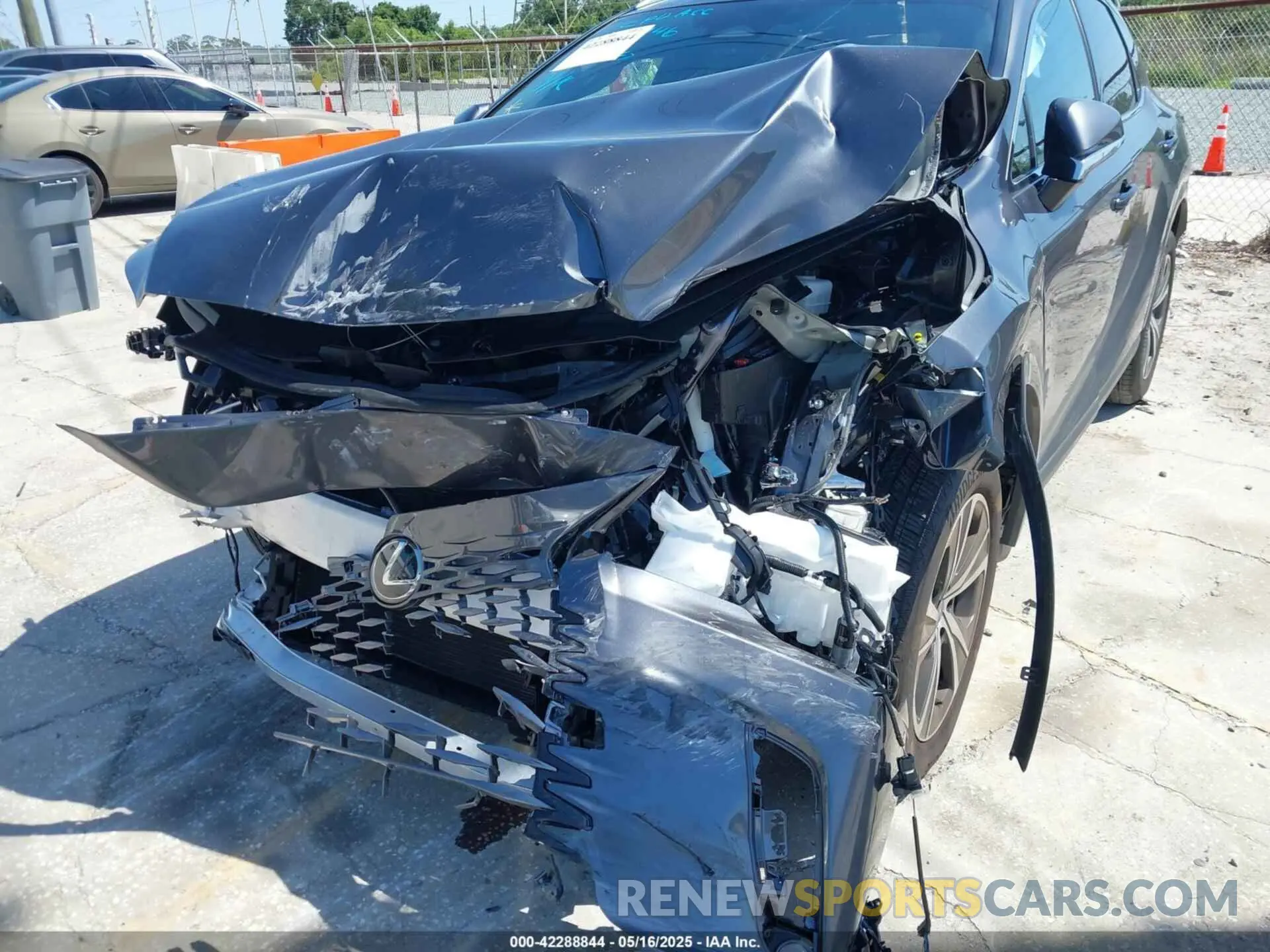 6 Фотография поврежденного автомобиля JTJCHMAA3S2022146 LEXUS RX 350 2025