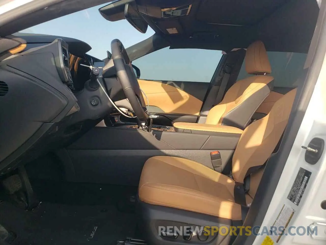 7 Фотография поврежденного автомобиля JTJCHMAA6P2006725 LEXUS RX 350 PRE 2023