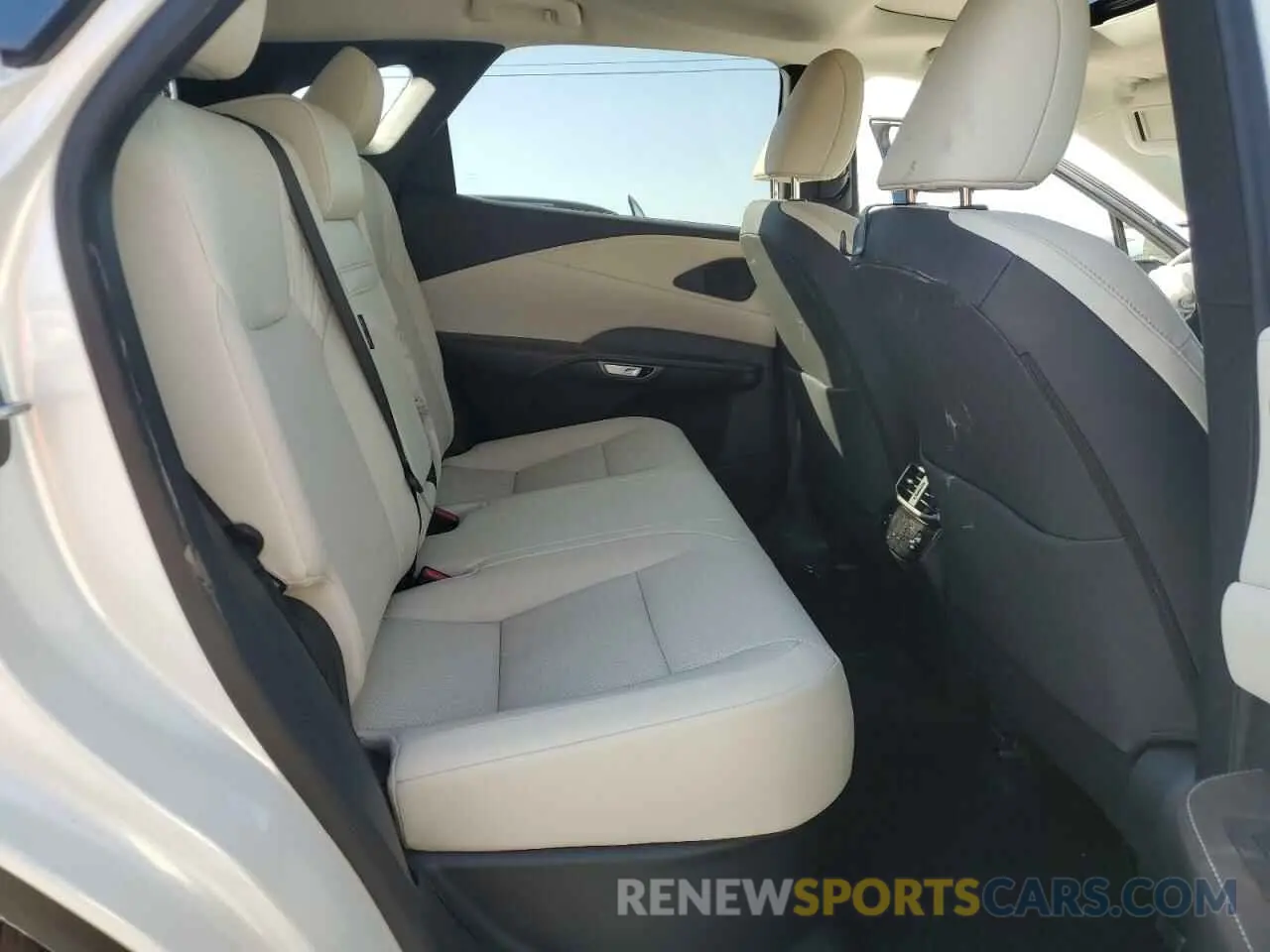 11 Фотография поврежденного автомобиля JTJCHMAA2R2012783 LEXUS RX 350 PRE 2024