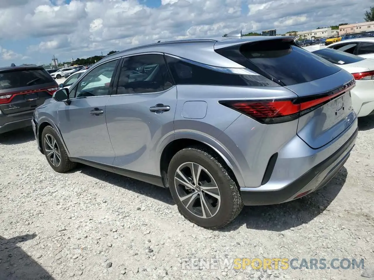 2 Фотография поврежденного автомобиля JTJCHMAA5R2017881 LEXUS RX 350 PRE 2024