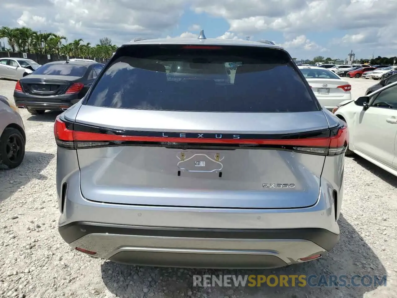 6 Фотография поврежденного автомобиля JTJCHMAA5R2017881 LEXUS RX 350 PRE 2024
