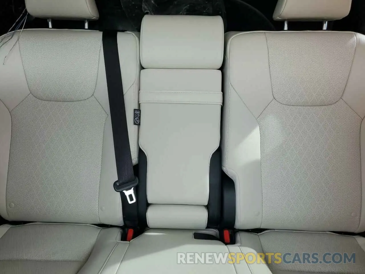 10 Photograph of a damaged car JTJCHMAAXR2015902 LEXUS RX 350 PRE 2024
