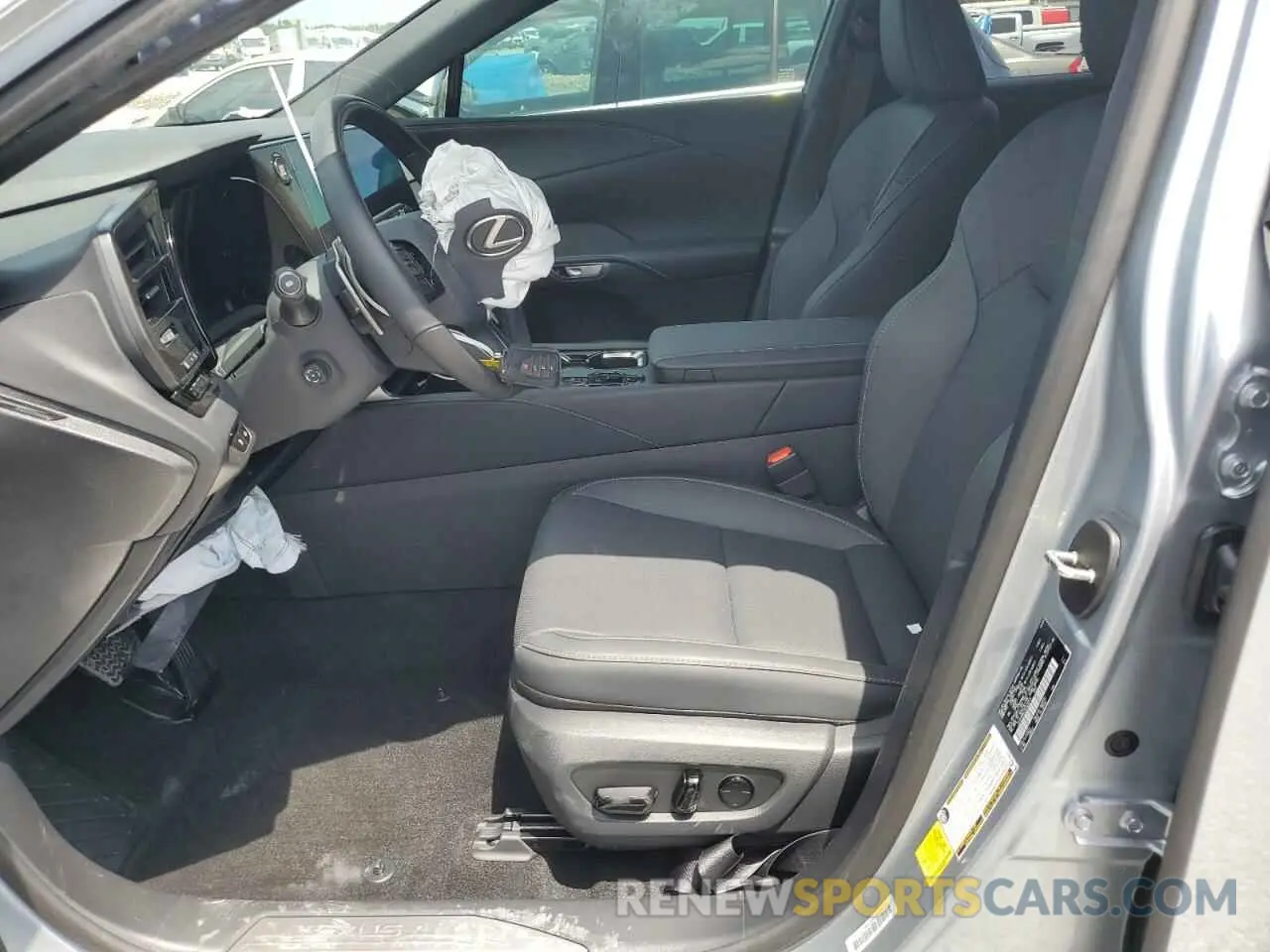 7 Фотография поврежденного автомобиля JTJCHMAA7S2022313 LEXUS RX 350 PRE 2025
