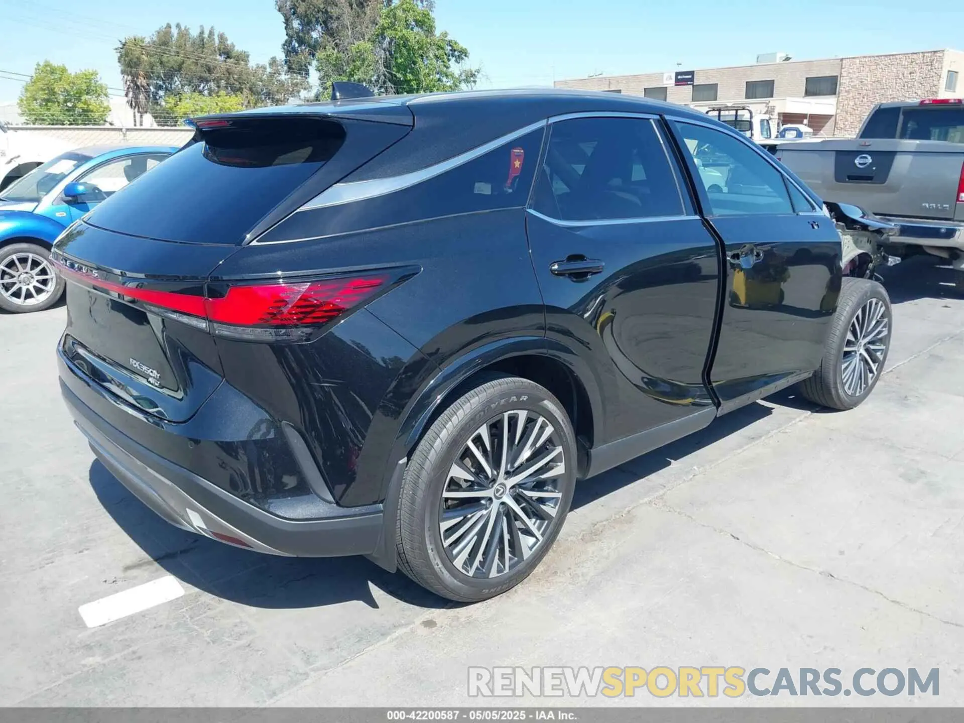 4 Photograph of a damaged car 2T2BBMCA1PC005914 LEXUS RX 350H 2023