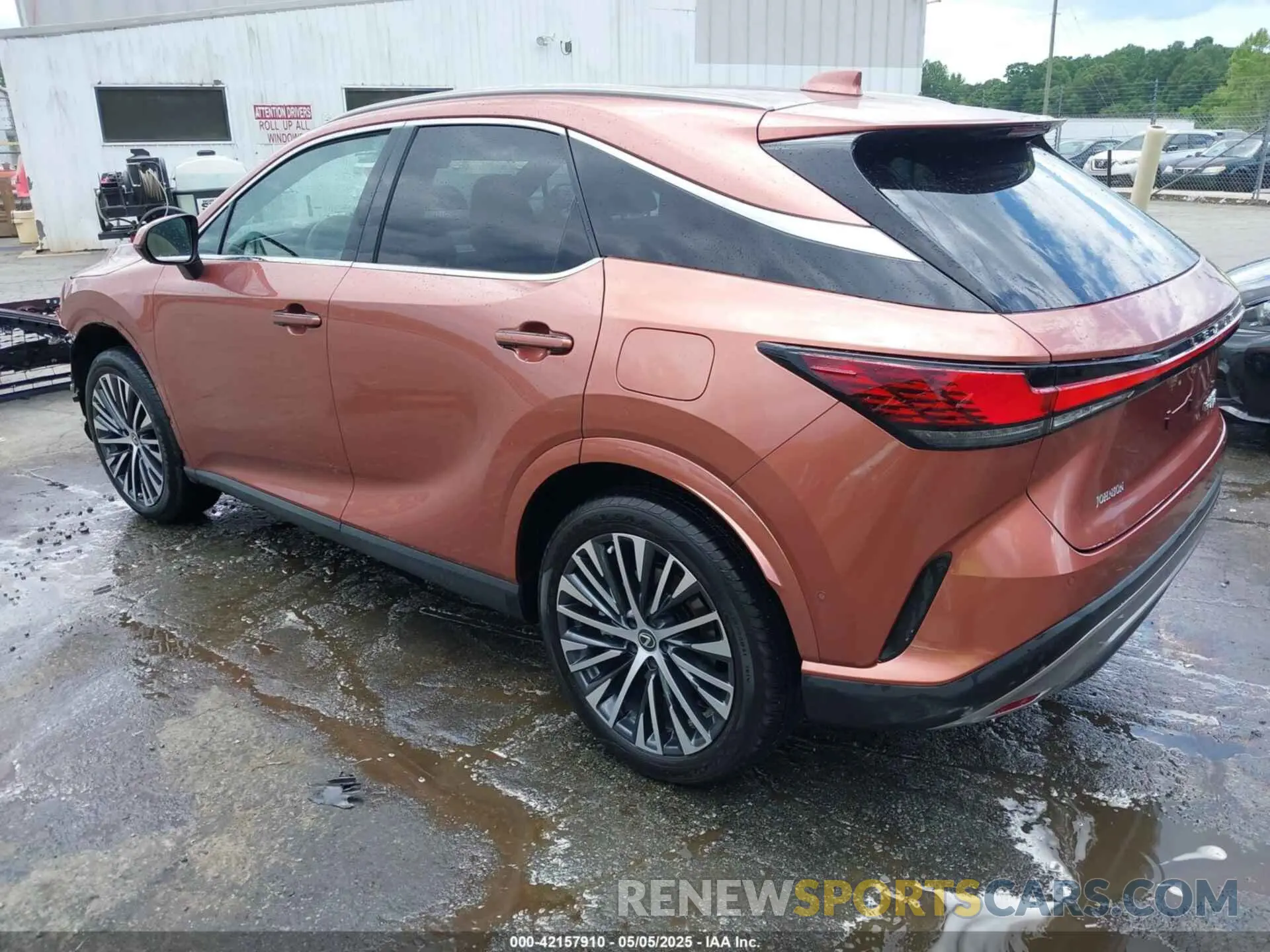 3 Фотография поврежденного автомобиля 2T2BBMCA1RC054680 LEXUS RX 350H 2024