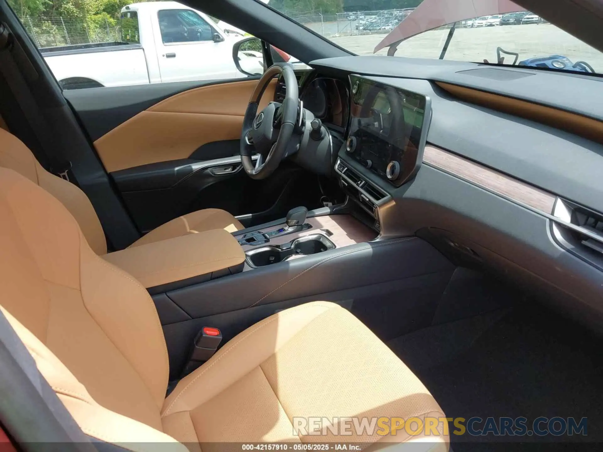 5 Фотография поврежденного автомобиля 2T2BBMCA1RC054680 LEXUS RX 350H 2024