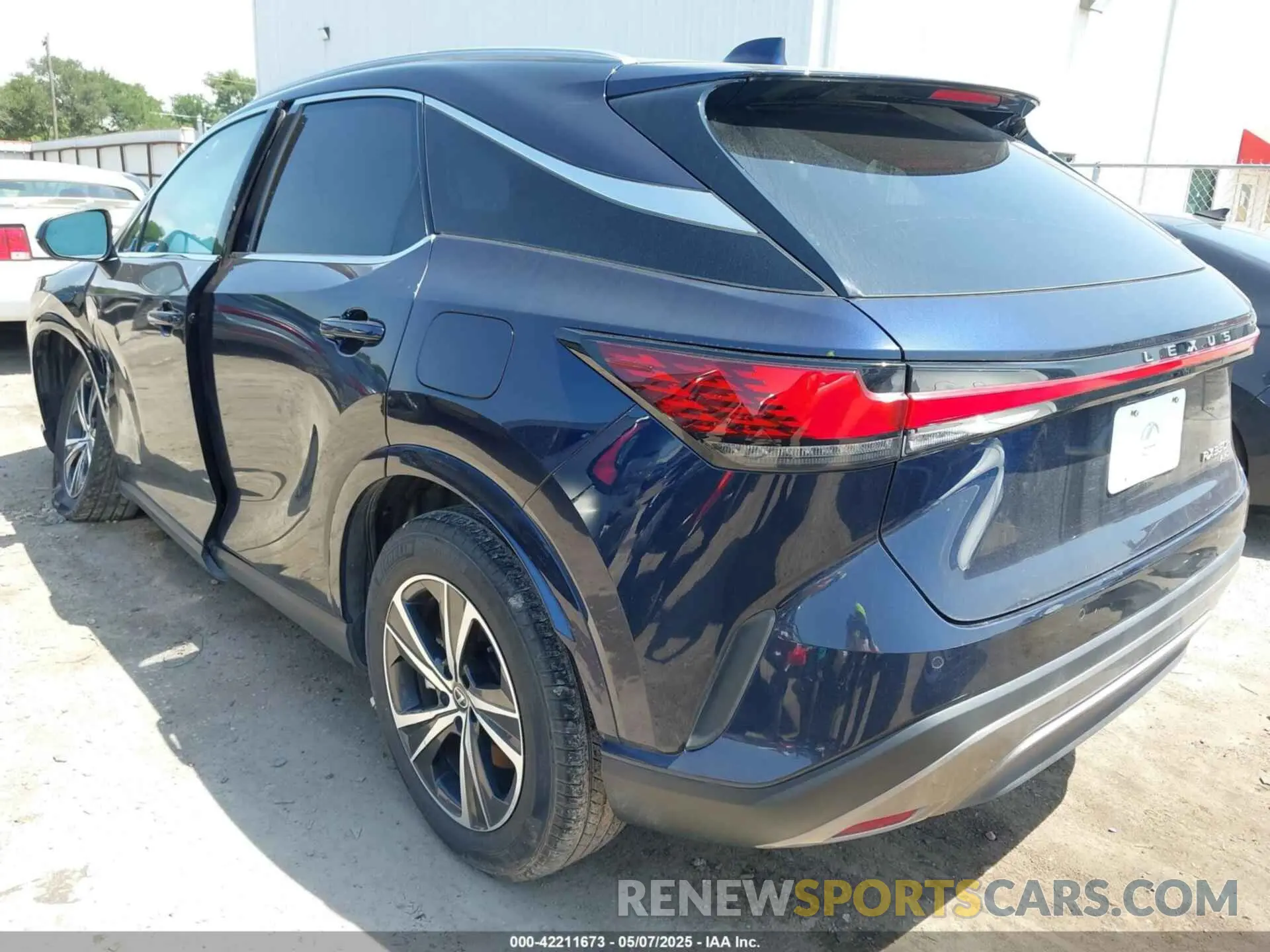 3 Фотография поврежденного автомобиля 2T2BBMCA2RC027049 LEXUS RX 350H 2024
