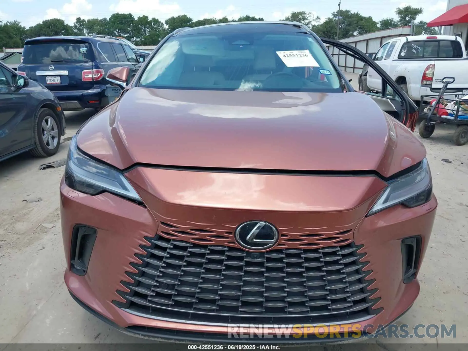 11 Фотография поврежденного автомобиля 2T2BBMCAXRC054497 LEXUS RX 350H 2024