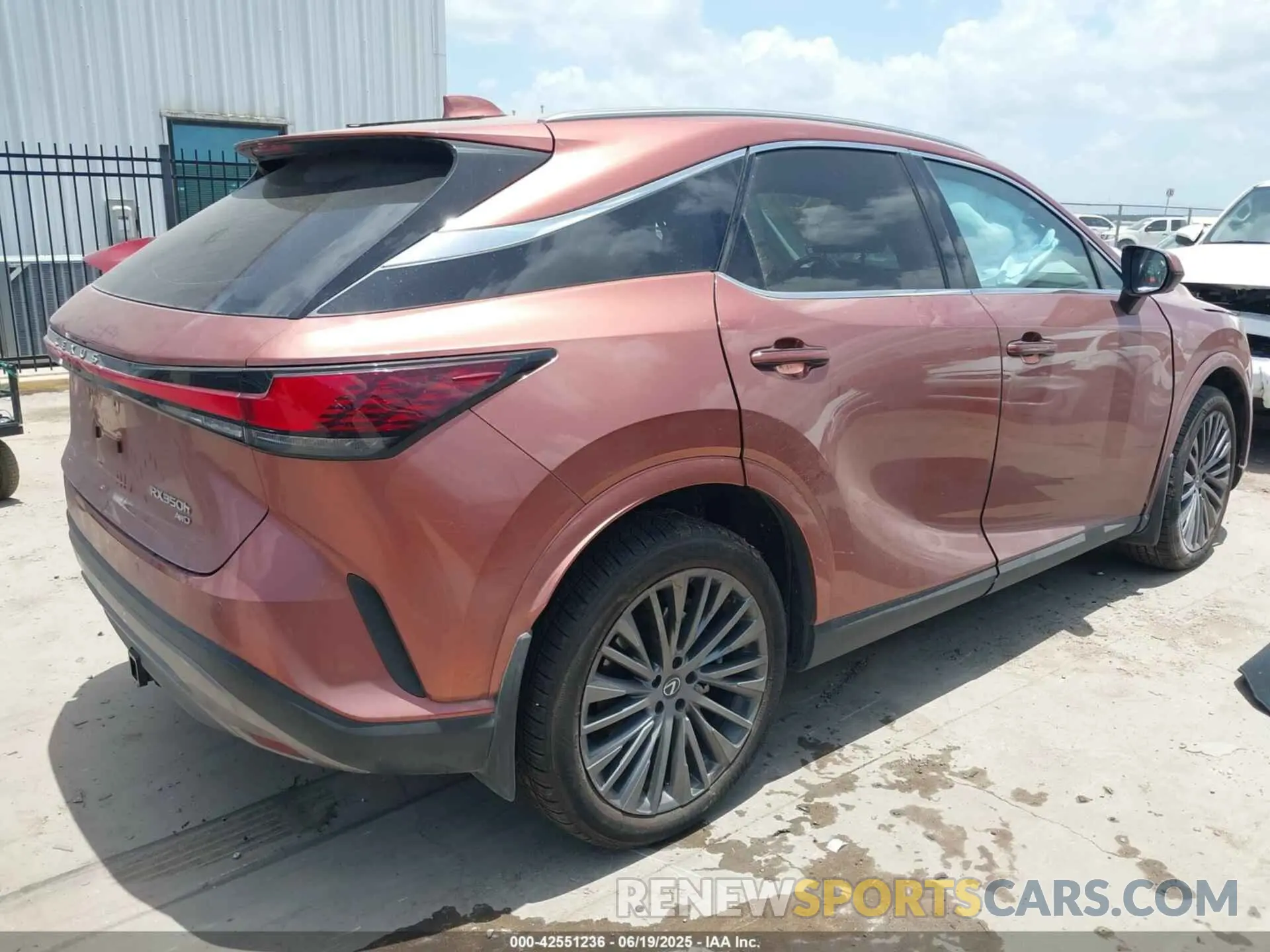 4 Фотография поврежденного автомобиля 2T2BBMCAXRC054497 LEXUS RX 350H 2024