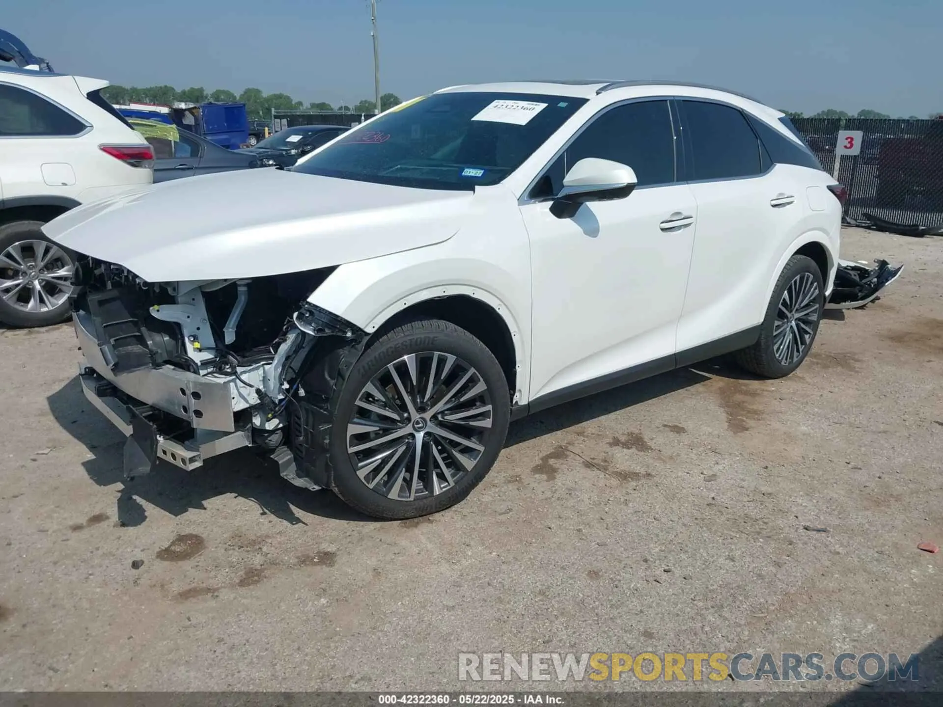 2 Фотография поврежденного автомобиля 2T2BBMCA7SC071814 LEXUS RX 350H 2025