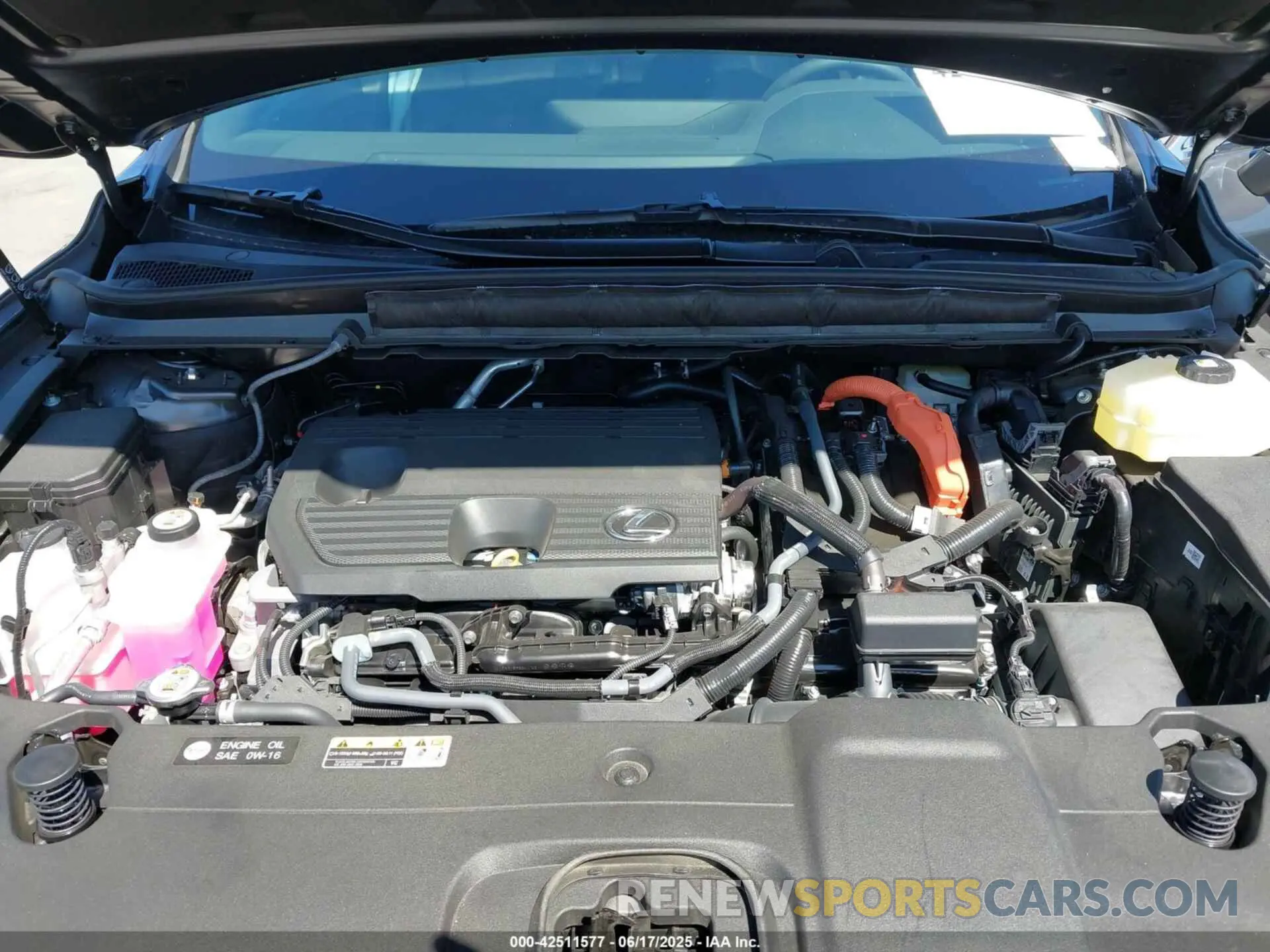 10 Фотография поврежденного автомобиля 2T2BBMCA8SC070896 LEXUS RX 350H 2025