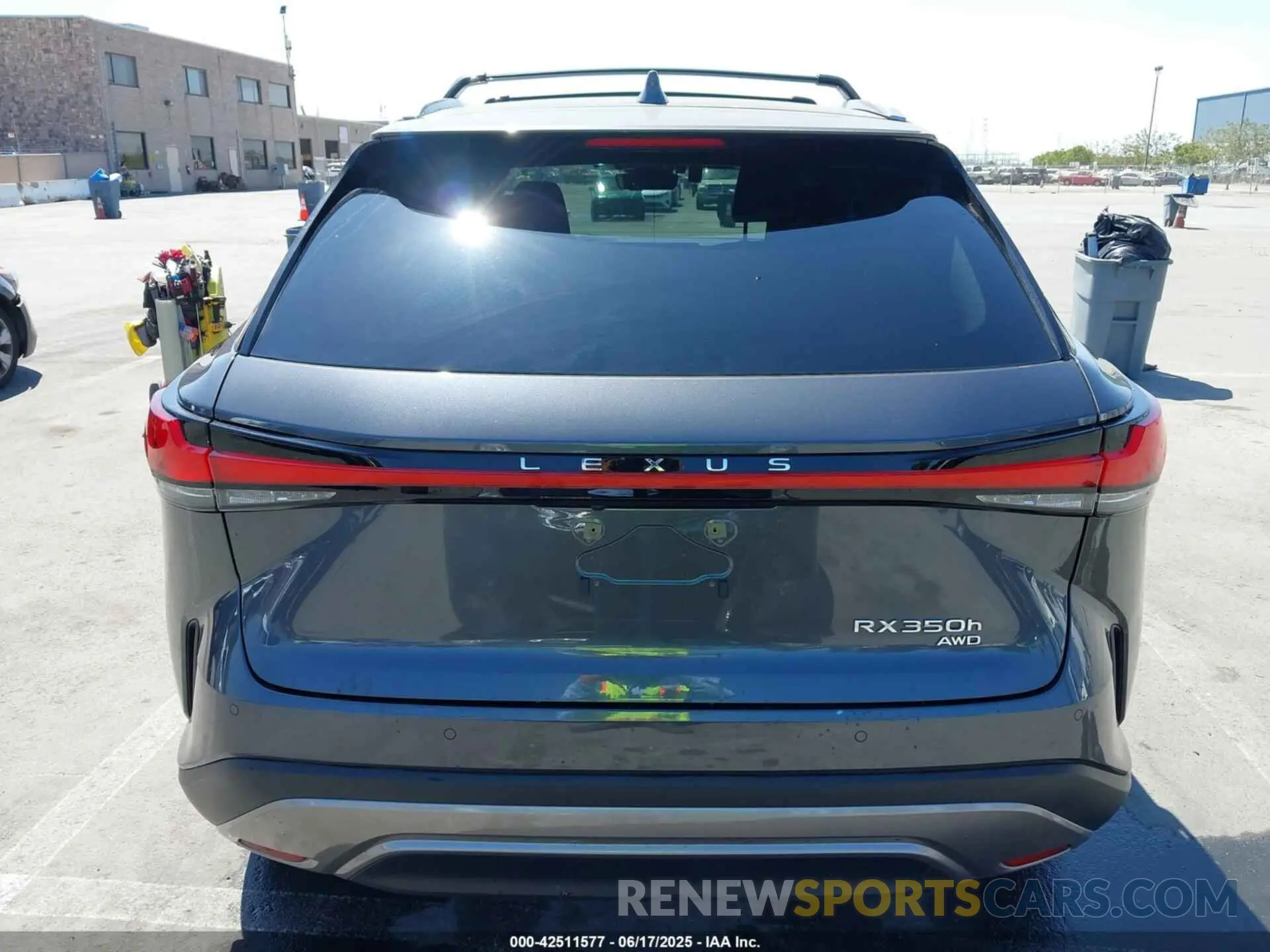 16 Фотография поврежденного автомобиля 2T2BBMCA8SC070896 LEXUS RX 350H 2025