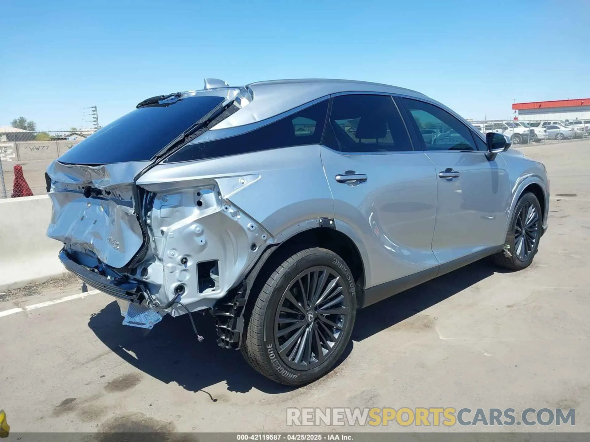 4 Фотография поврежденного автомобиля 2T2BBMCA8SC077573 LEXUS RX 350H 2025