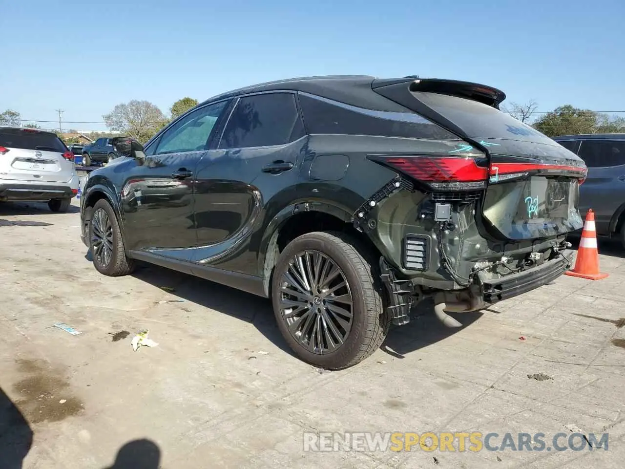 2 Фотография поврежденного автомобиля 2T2BBMCA4PC021668 LEXUS RX 350H BA 2023