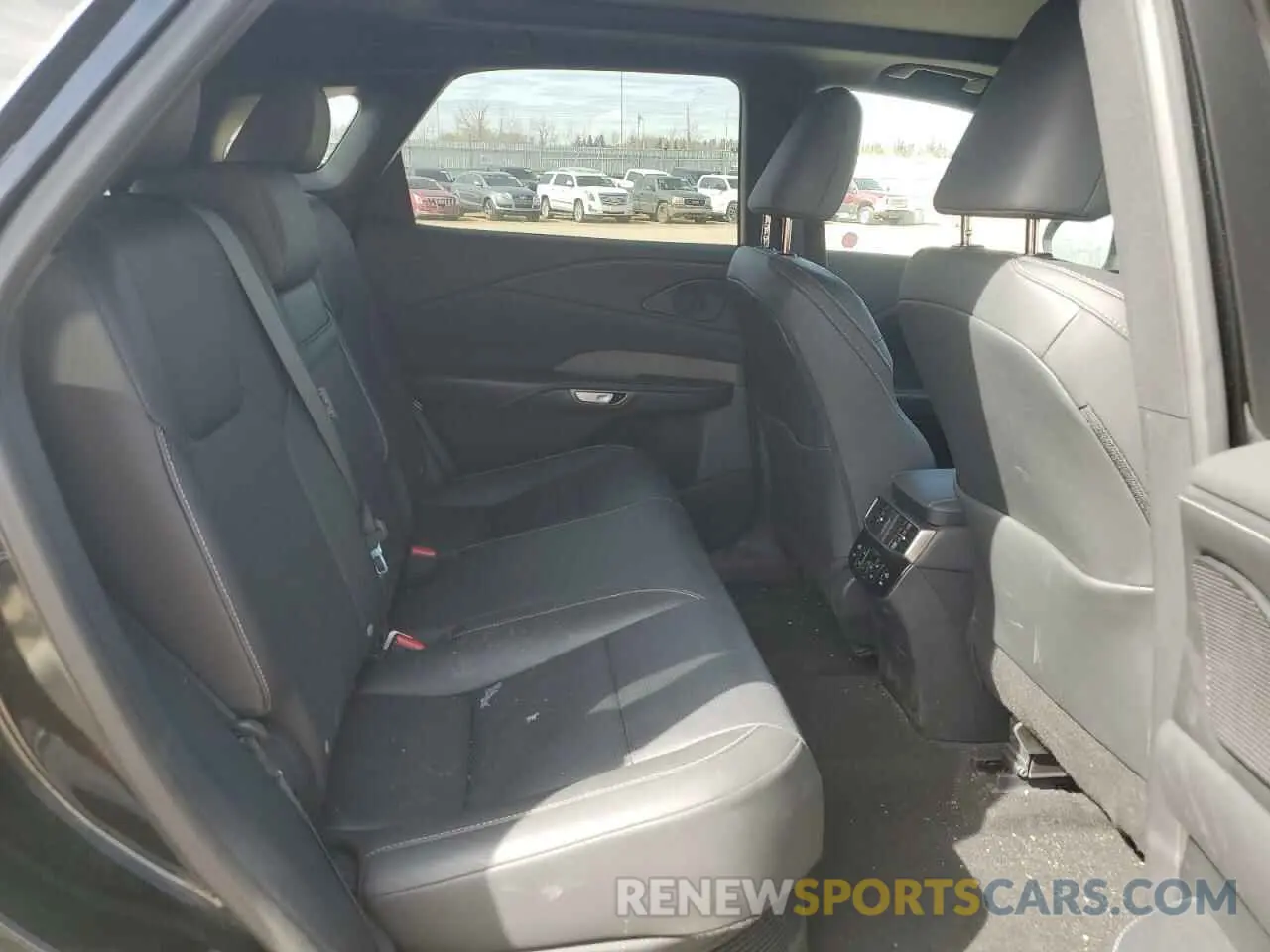 11 Фотография поврежденного автомобиля 2T2BBMCA1RC027303 LEXUS RX 350H BA 2024