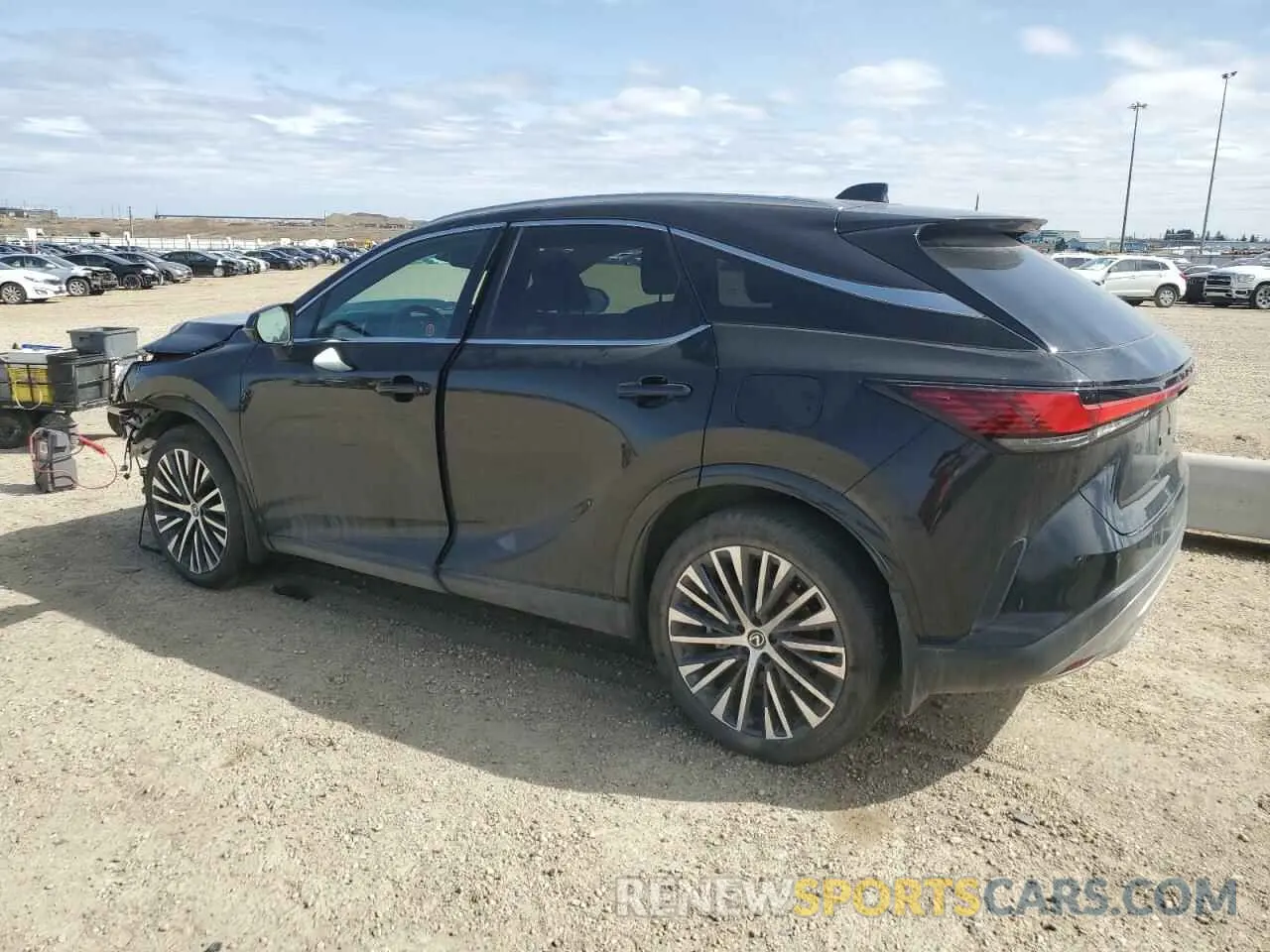 2 Фотография поврежденного автомобиля 2T2BBMCA1RC027303 LEXUS RX 350H BA 2024