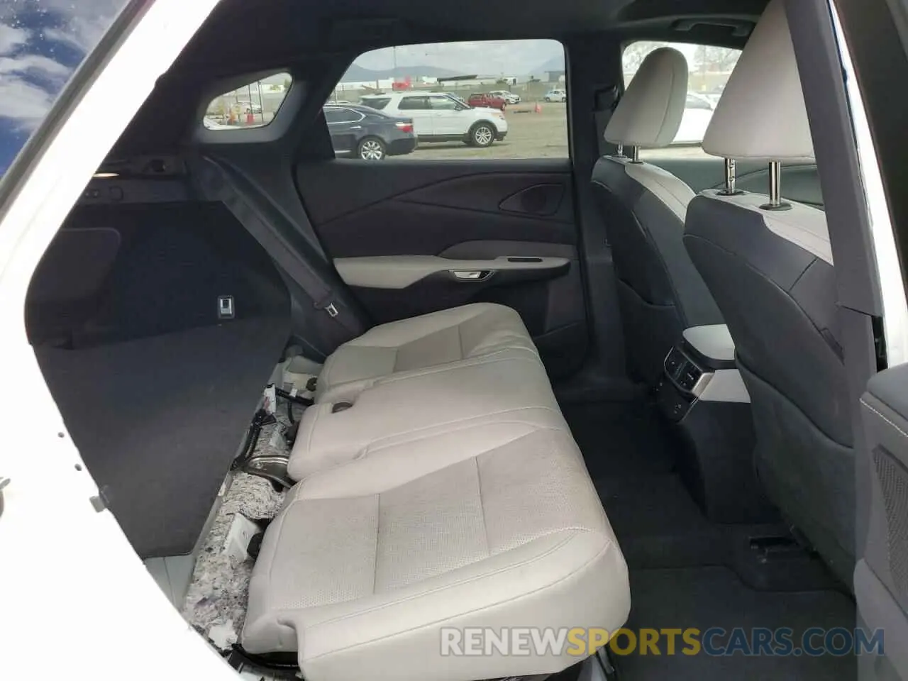 11 Фотография поврежденного автомобиля 2T2BBMCA2RC048595 LEXUS RX 350H BA 2024
