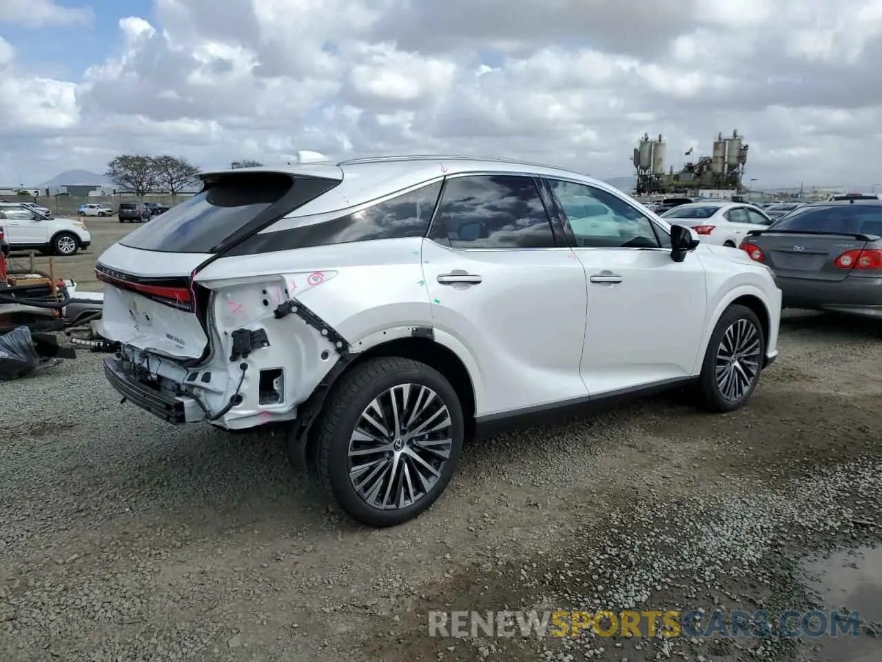 3 Фотография поврежденного автомобиля 2T2BBMCA2RC048595 LEXUS RX 350H BA 2024