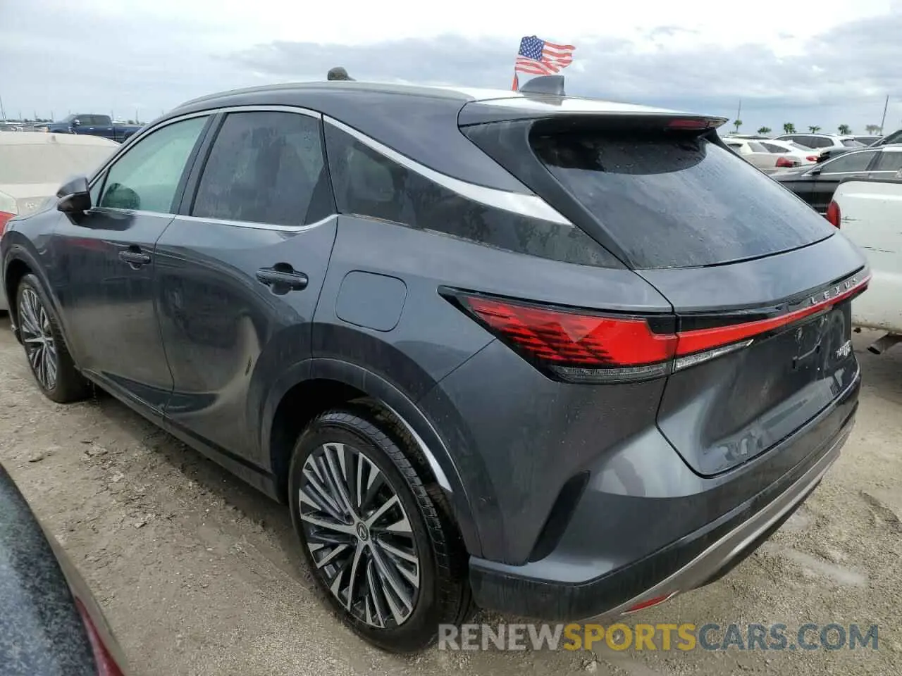 2 Фотография поврежденного автомобиля 2T2BBMCA3RC033524 LEXUS RX 350H BA 2024