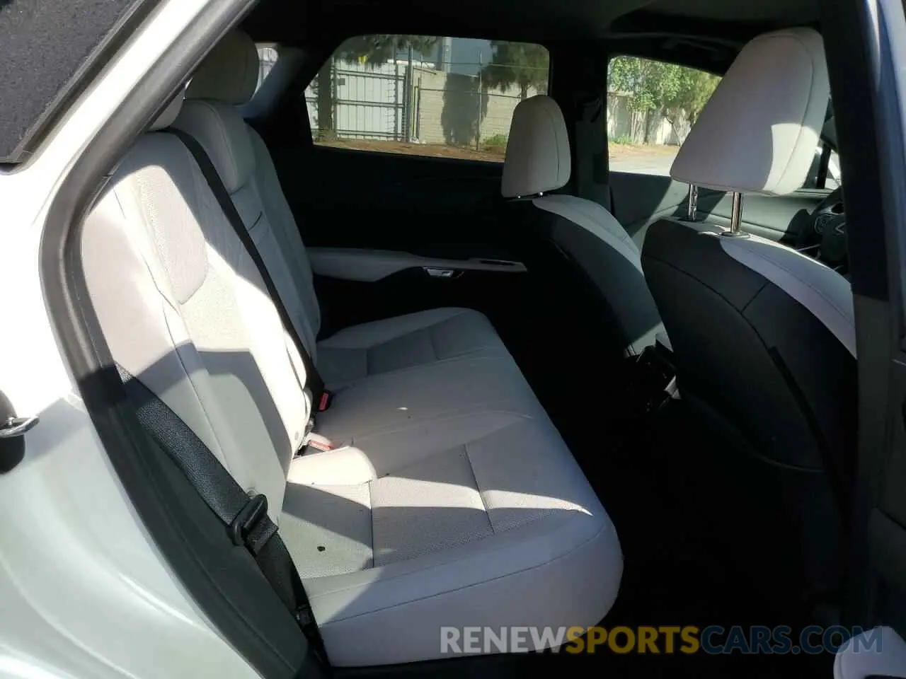 11 Фотография поврежденного автомобиля 2T2BBMCA8RC028190 LEXUS RX 350H BA 2024