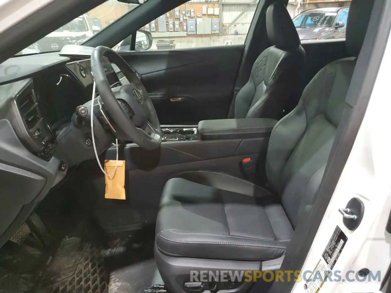 7 Фотография поврежденного автомобиля 2T2BBMCA8RC039156 LEXUS RX 350H BA 2024