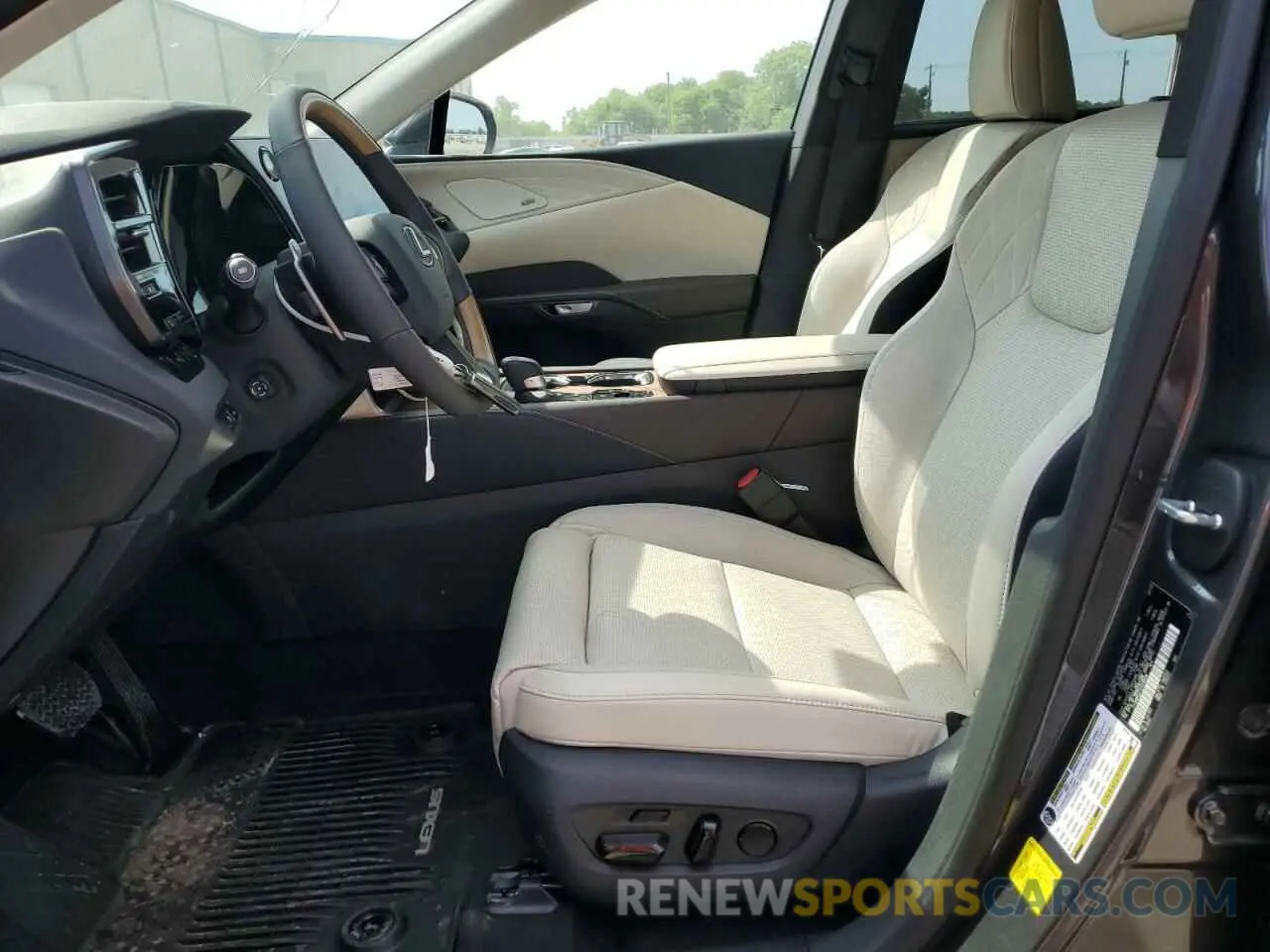 7 Фотография поврежденного автомобиля 2T2BBMCA7SC078939 LEXUS RX 350H BA 2025