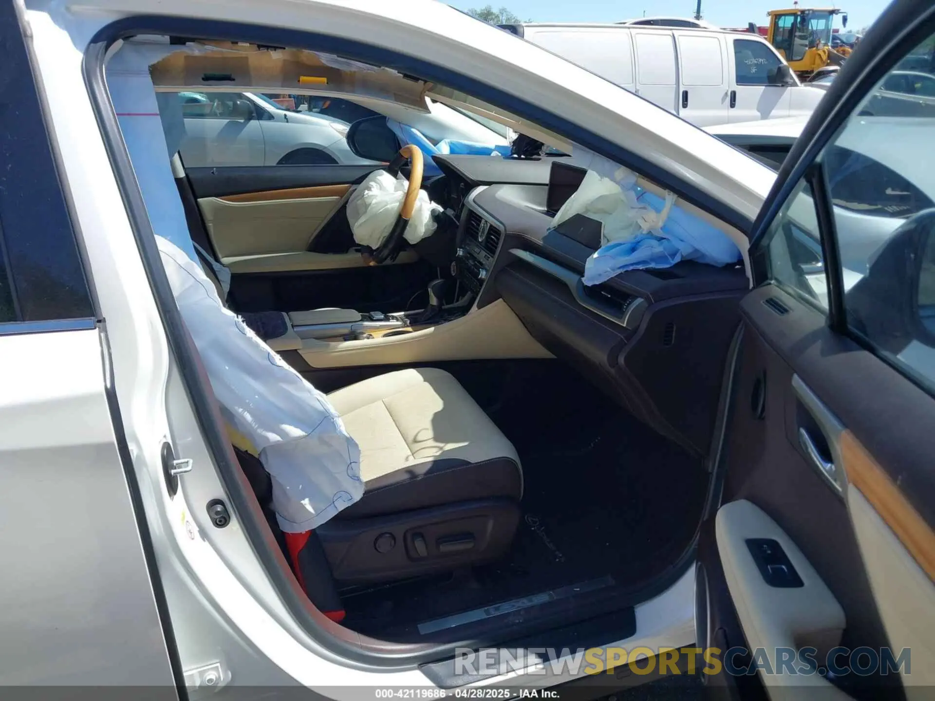 5 Photograph of a damaged car JTJGZKCA1K2012487 LEXUS RX 350L 2019