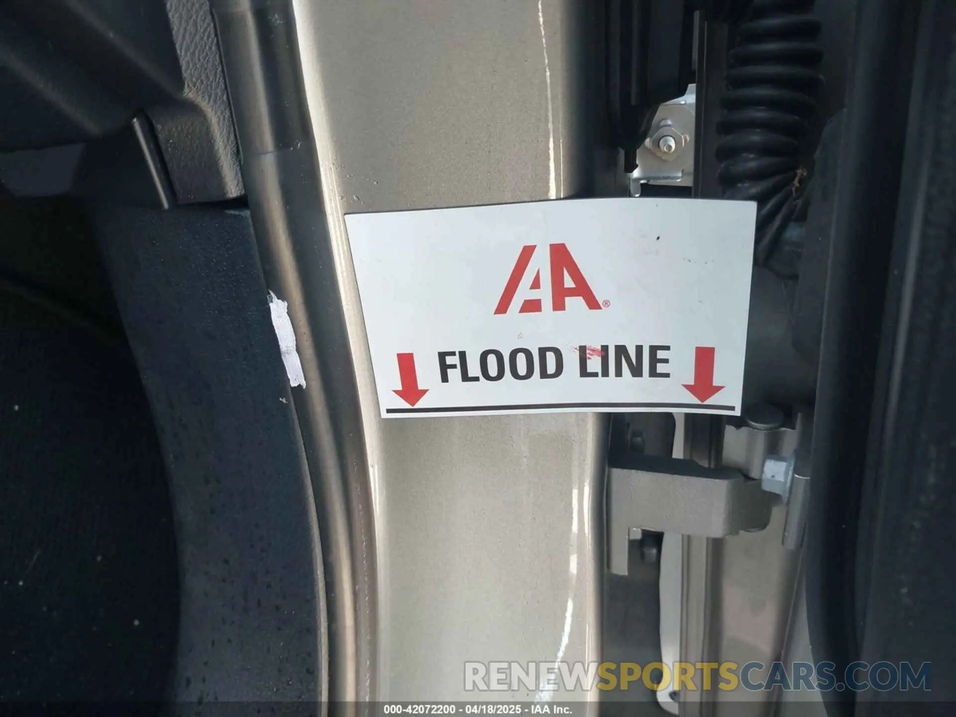 13 Фотография поврежденного автомобиля JTJGZKCA9K2013385 LEXUS RX 350L 2019