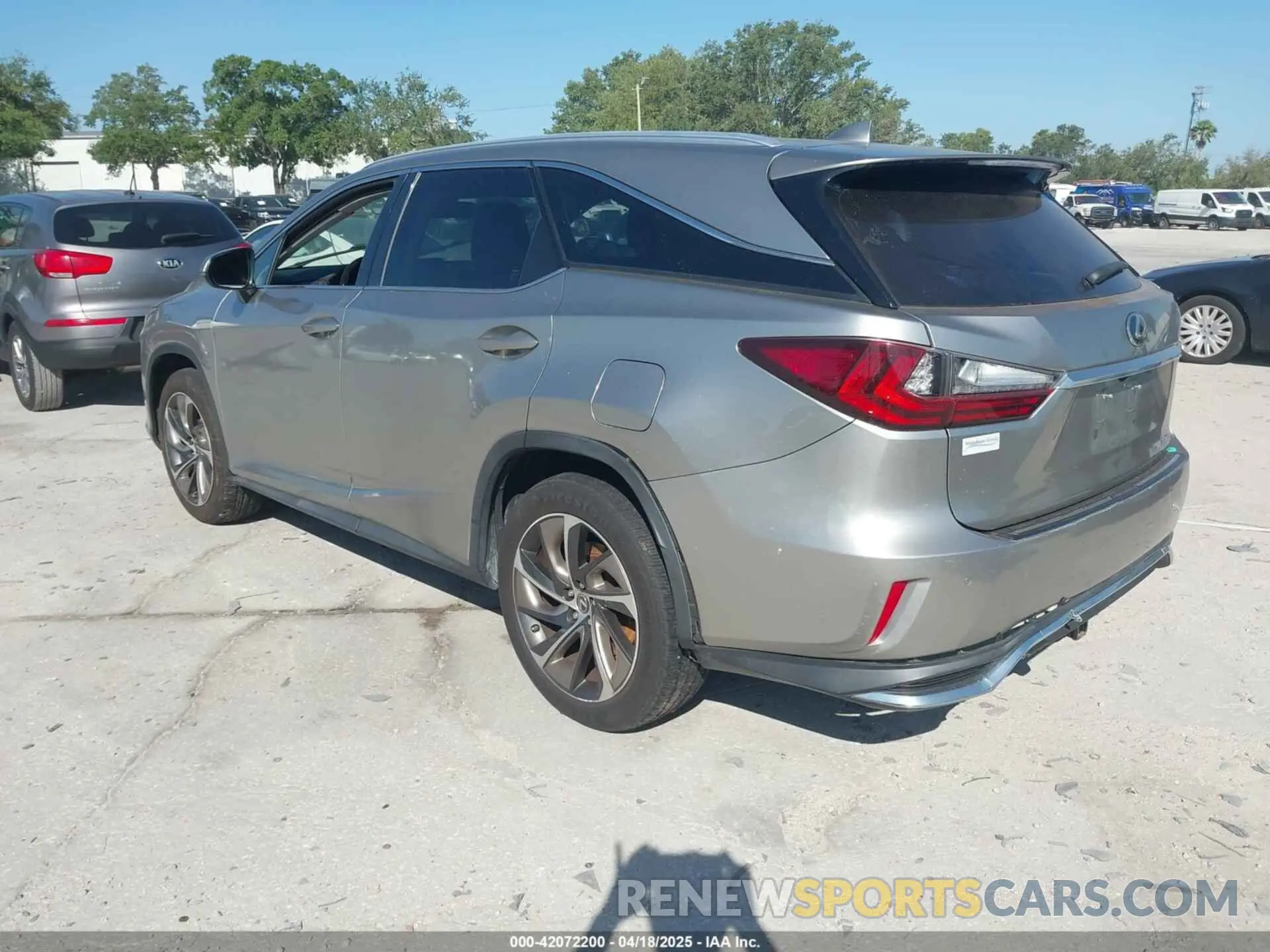 3 Фотография поврежденного автомобиля JTJGZKCA9K2013385 LEXUS RX 350L 2019