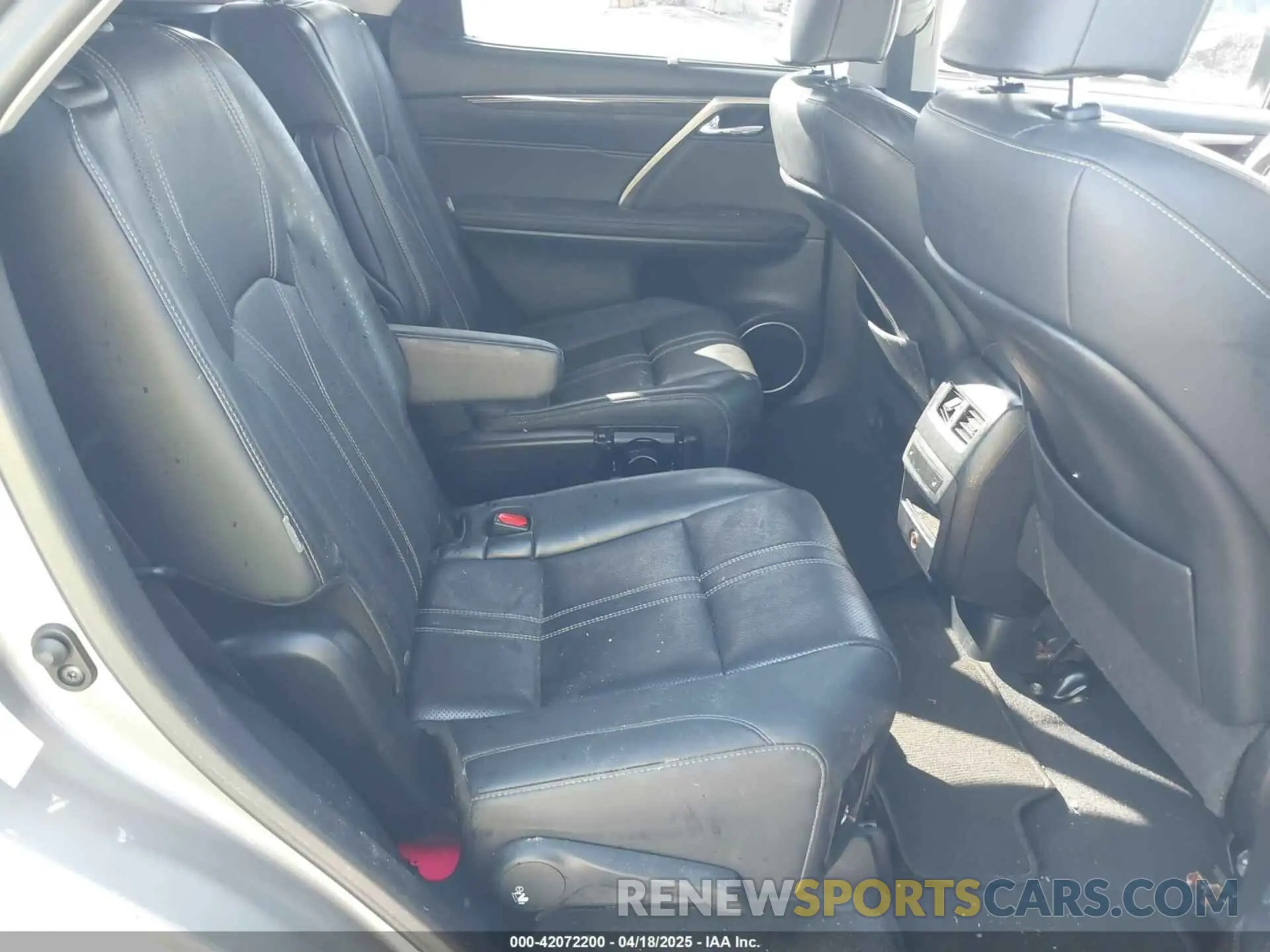 8 Фотография поврежденного автомобиля JTJGZKCA9K2013385 LEXUS RX 350L 2019