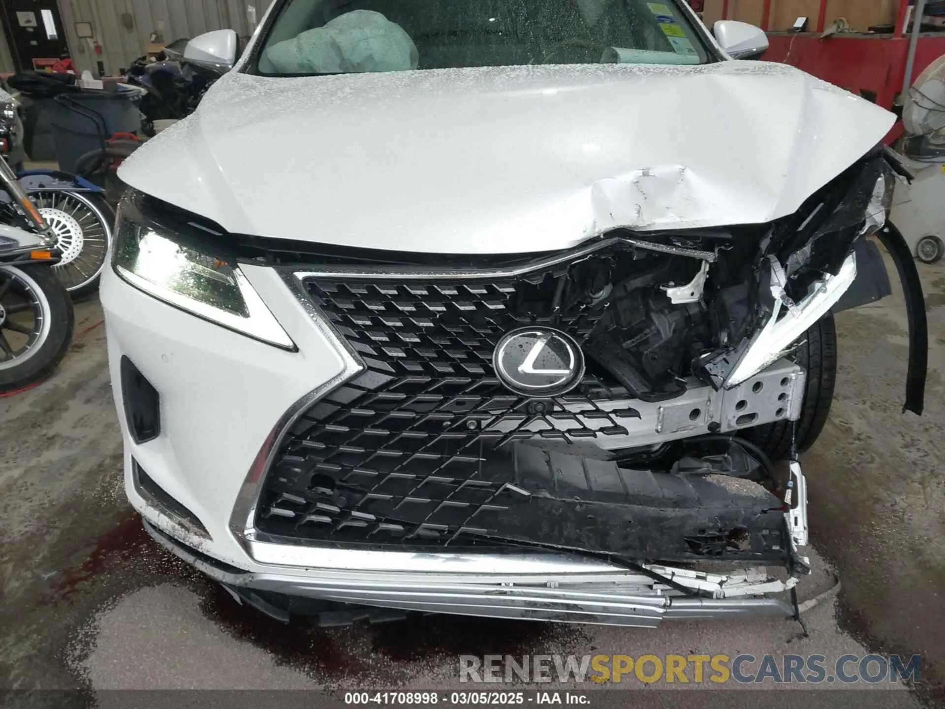17 Photograph of a damaged car JTJHZKEA4L2016195 LEXUS RX 350L 2020