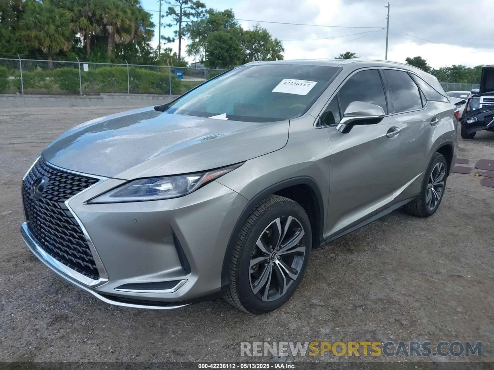 2 Фотография поврежденного автомобиля JTJHZKFA6L2026127 LEXUS RX 350L 2020