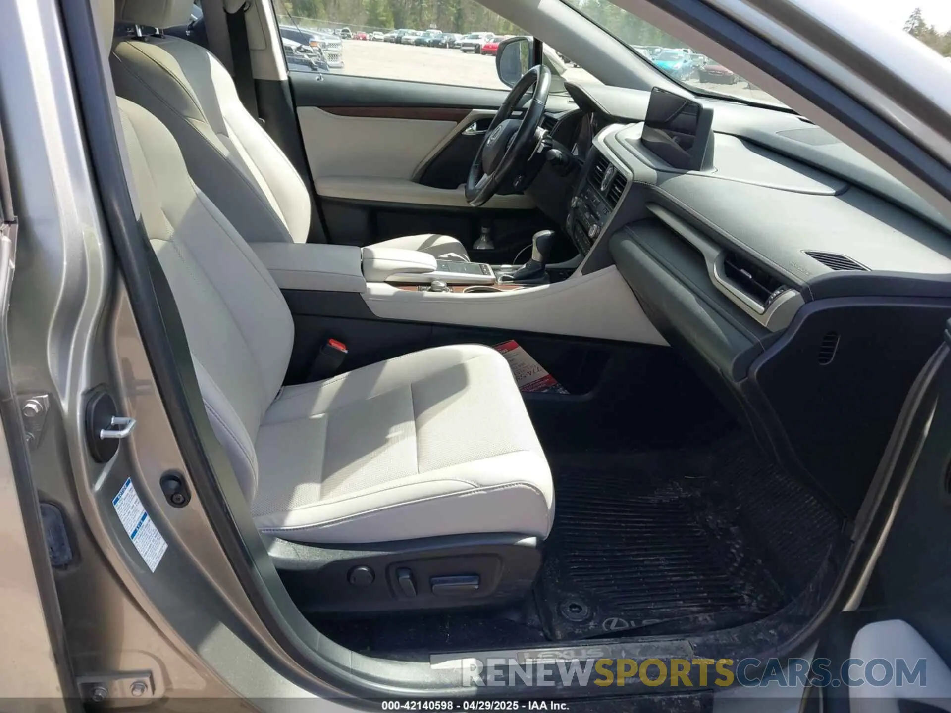 5 Photograph of a damaged car JTJHZKFAXL2025840 LEXUS RX 350L 2020