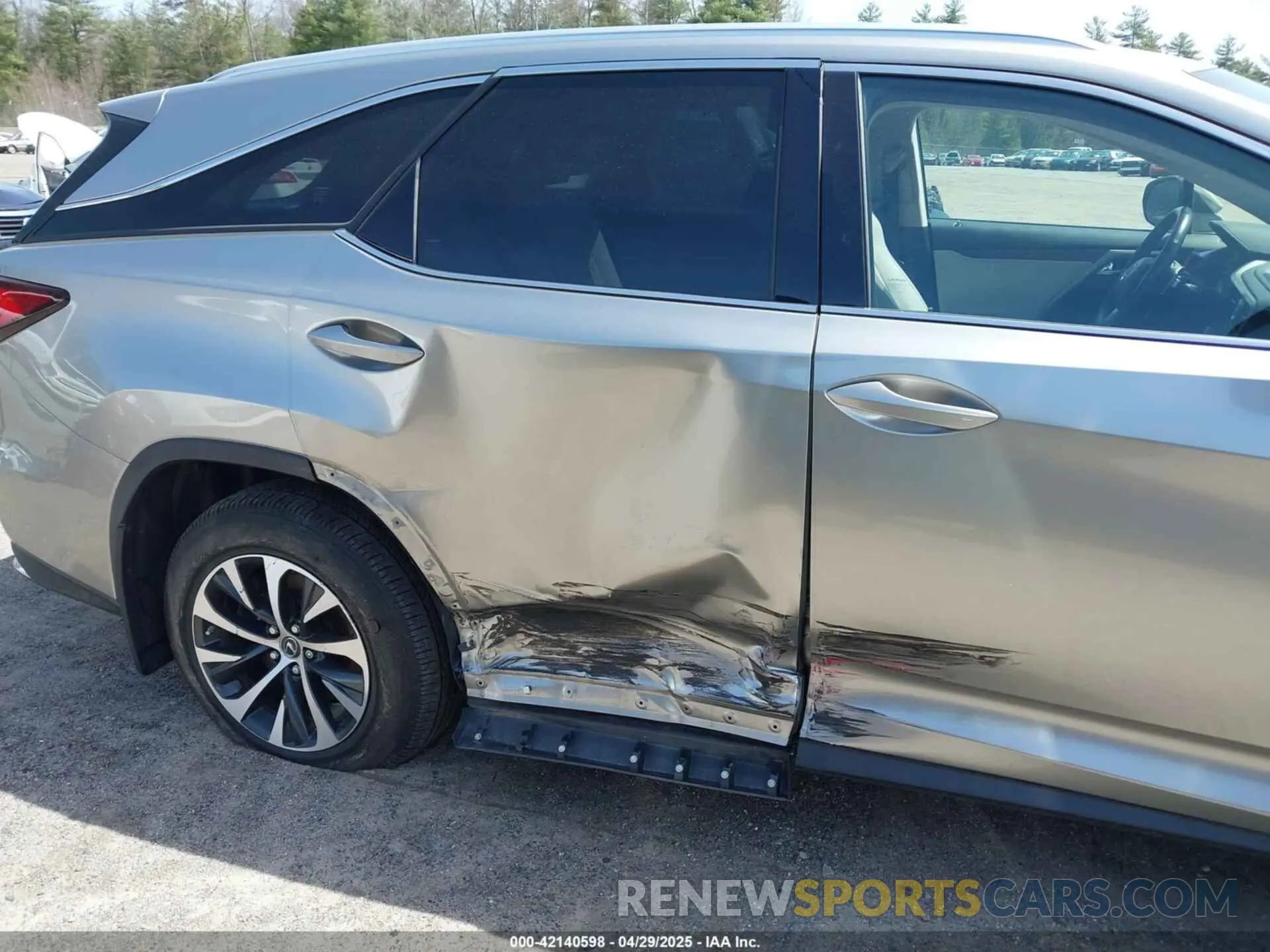 6 Photograph of a damaged car JTJHZKFAXL2025840 LEXUS RX 350L 2020