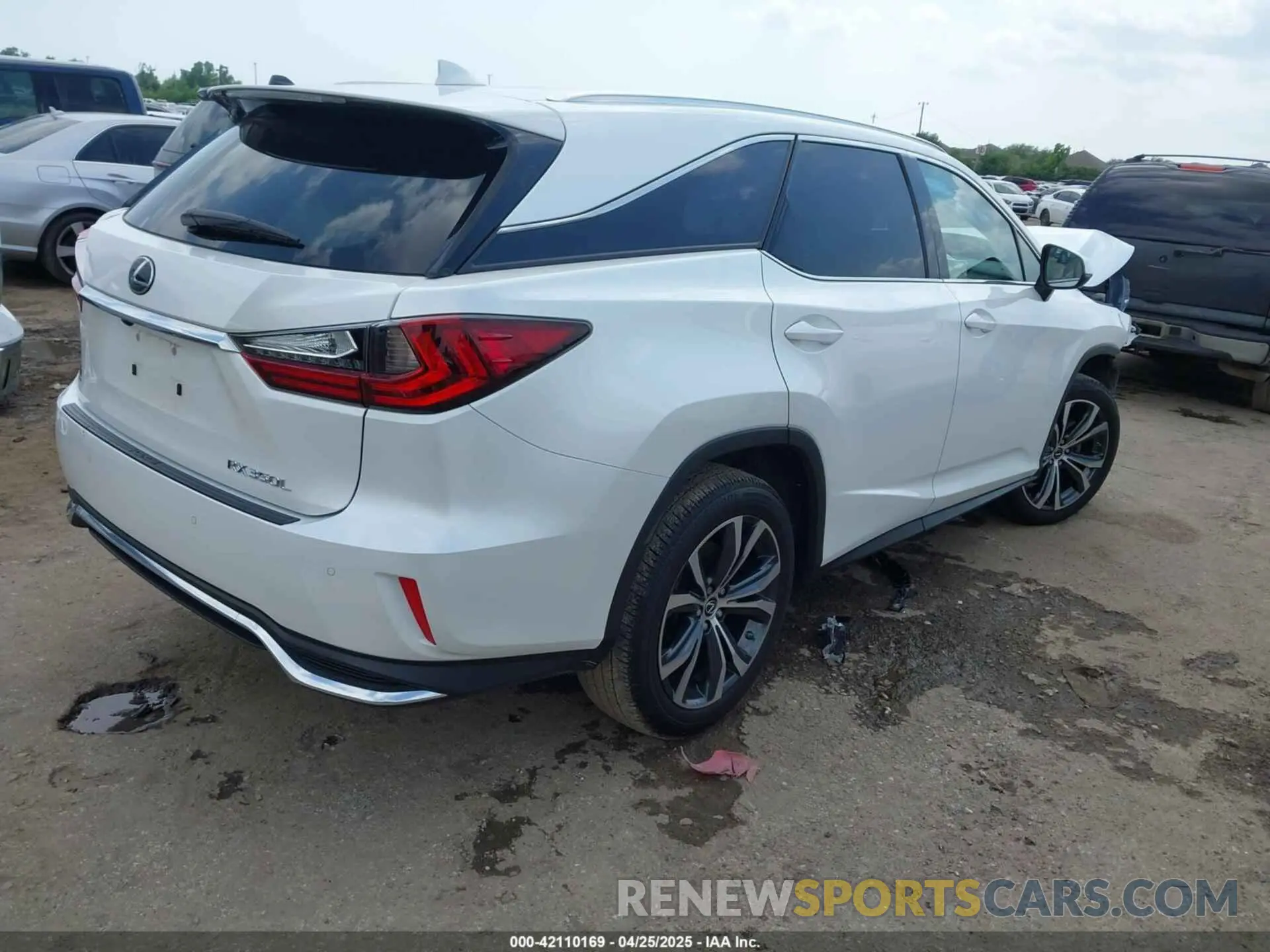 4 Photograph of a damaged car JTJHZKEA0N2023714 LEXUS RX 350L 2022