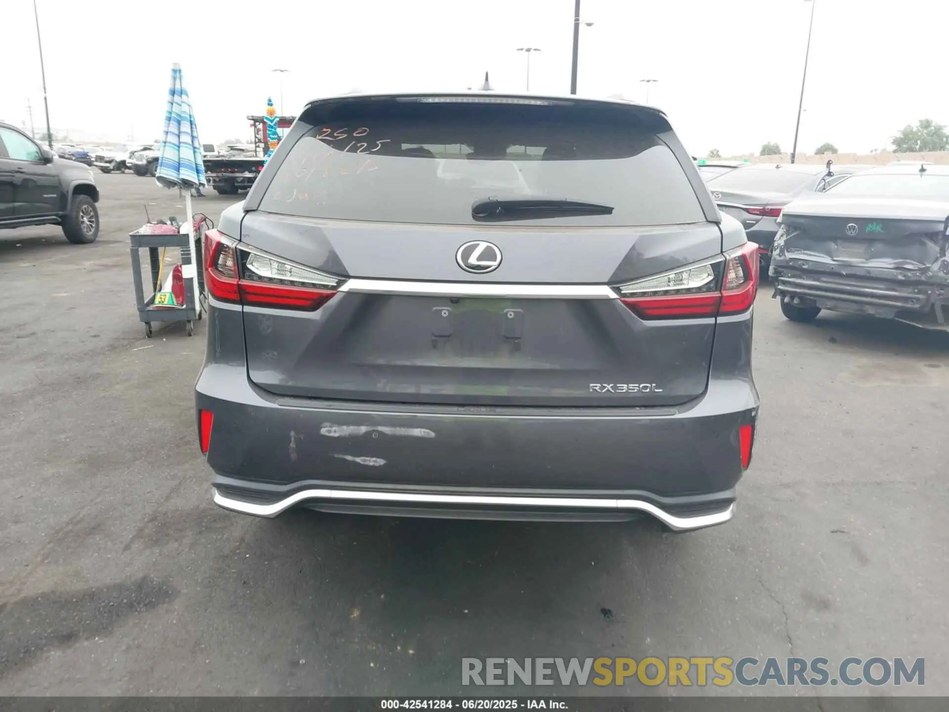 16 Photograph of a damaged car JTJHZKFA6N2043285 LEXUS RX 350L 2022
