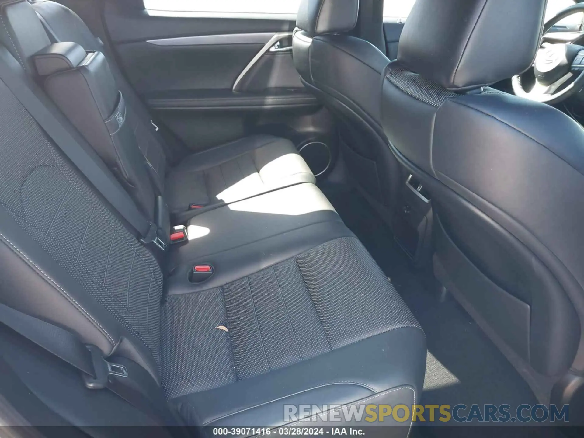 8 Фотография поврежденного автомобиля 2T2BGMCA9KC031025 LEXUS RX 450H 2019