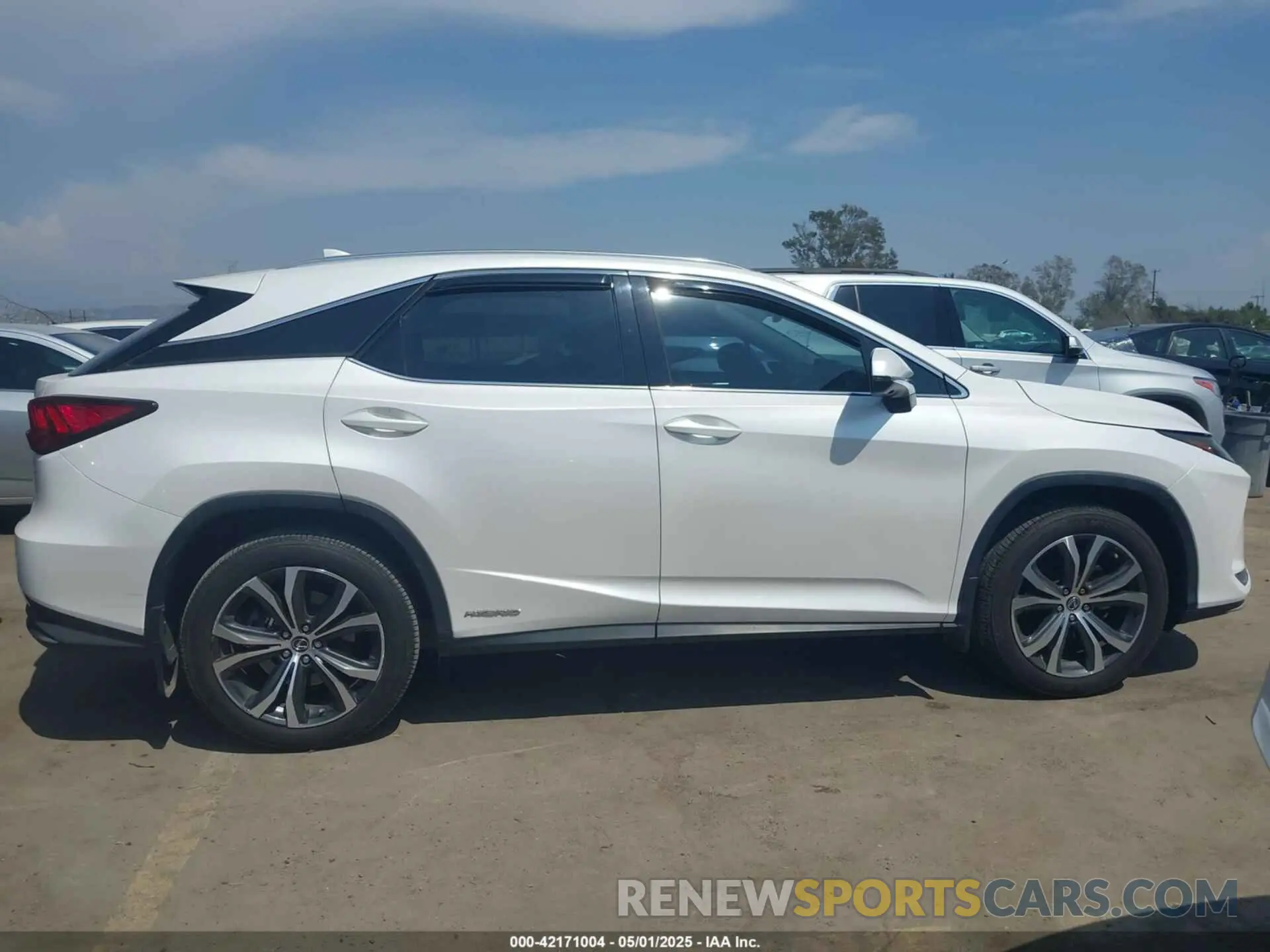 13 Фотография поврежденного автомобиля 2T2HGMDA4LC050687 LEXUS RX 450H 2020