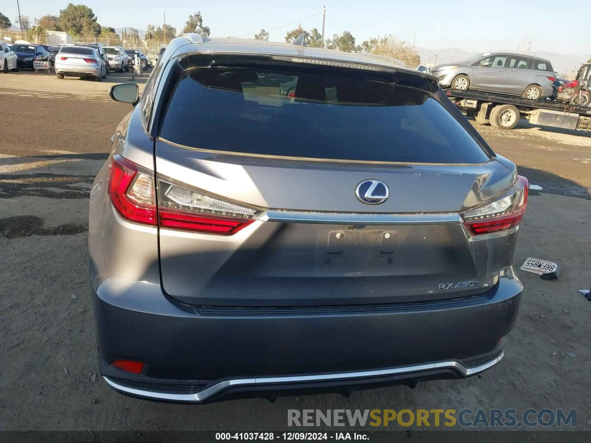 17 Photograph of a damaged car 2T2HGMDA4LC051841 LEXUS RX 450H 2020