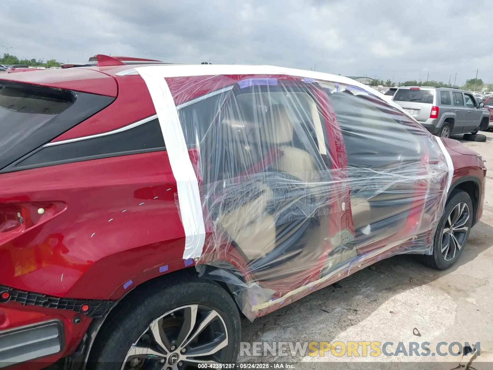 6 Photograph of a damaged car 2T2HGMDA8LC056606 LEXUS RX 450H 2020