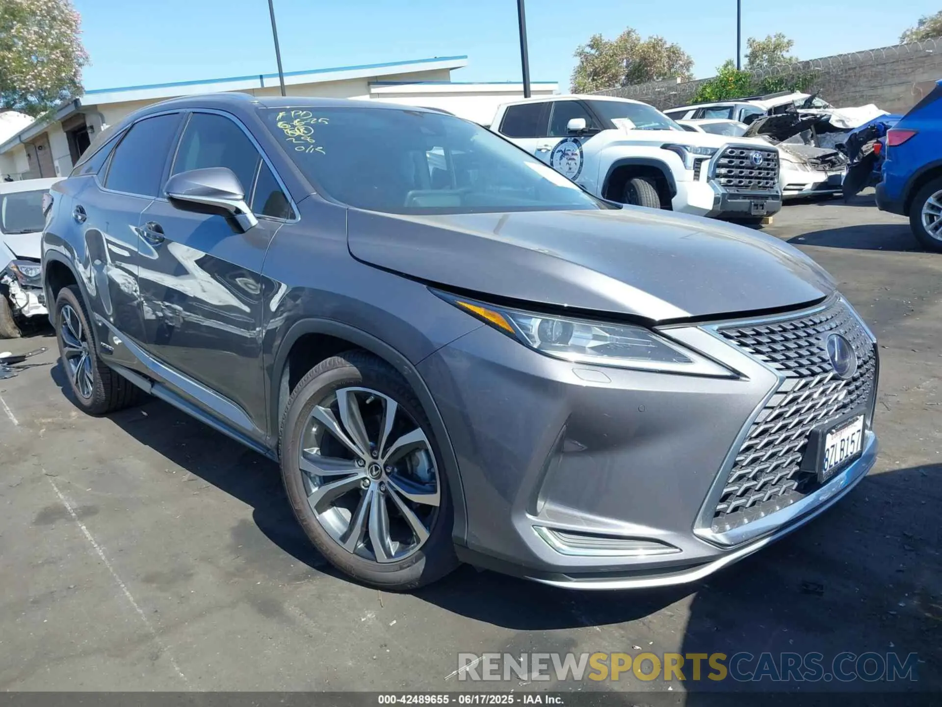 1 Фотография поврежденного автомобиля 2T2HGMDA4NC077617 LEXUS RX 450H 2022