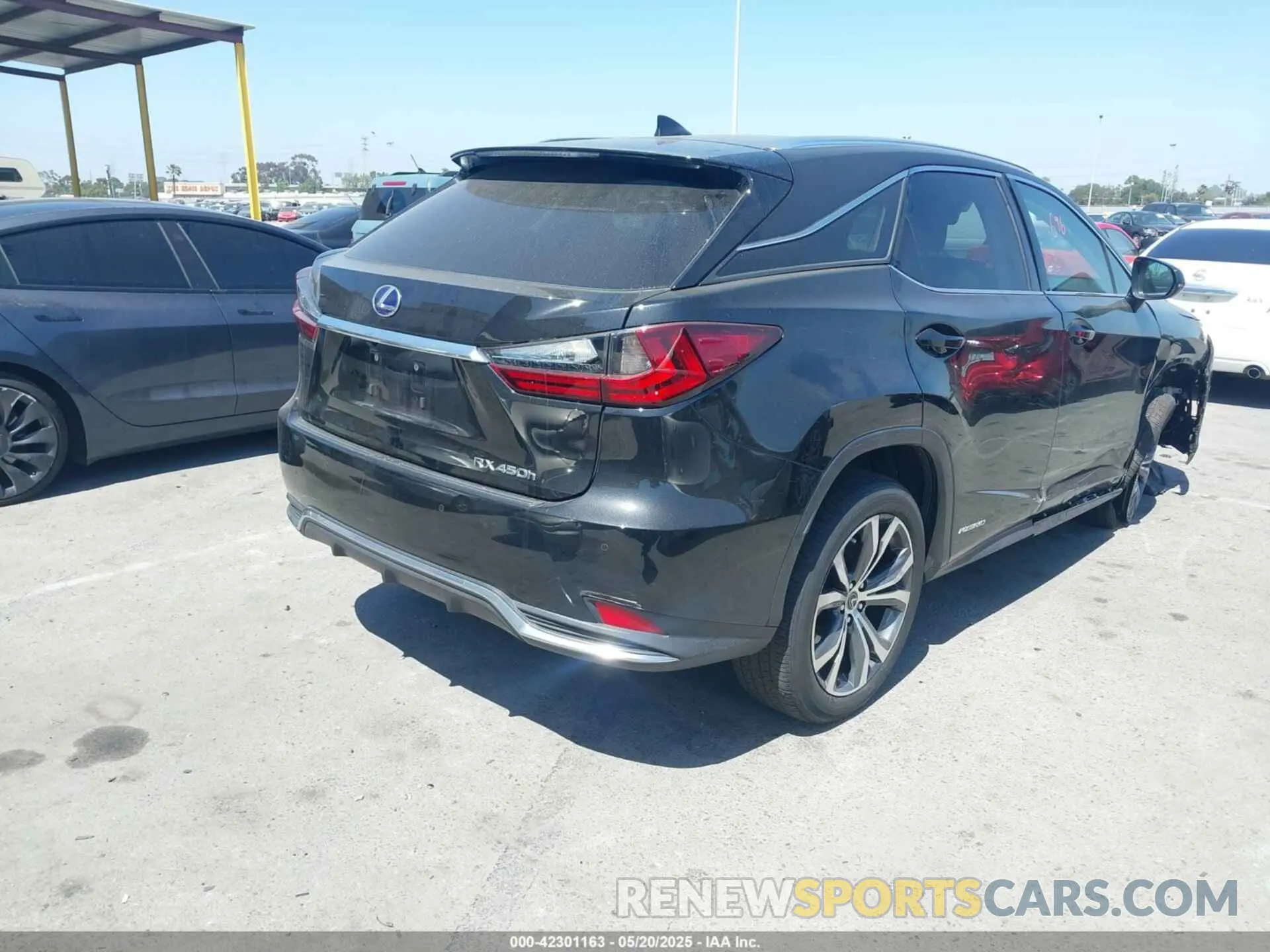 4 Photograph of a damaged car 2T2HGMDA8NC092914 LEXUS RX 450H 2022